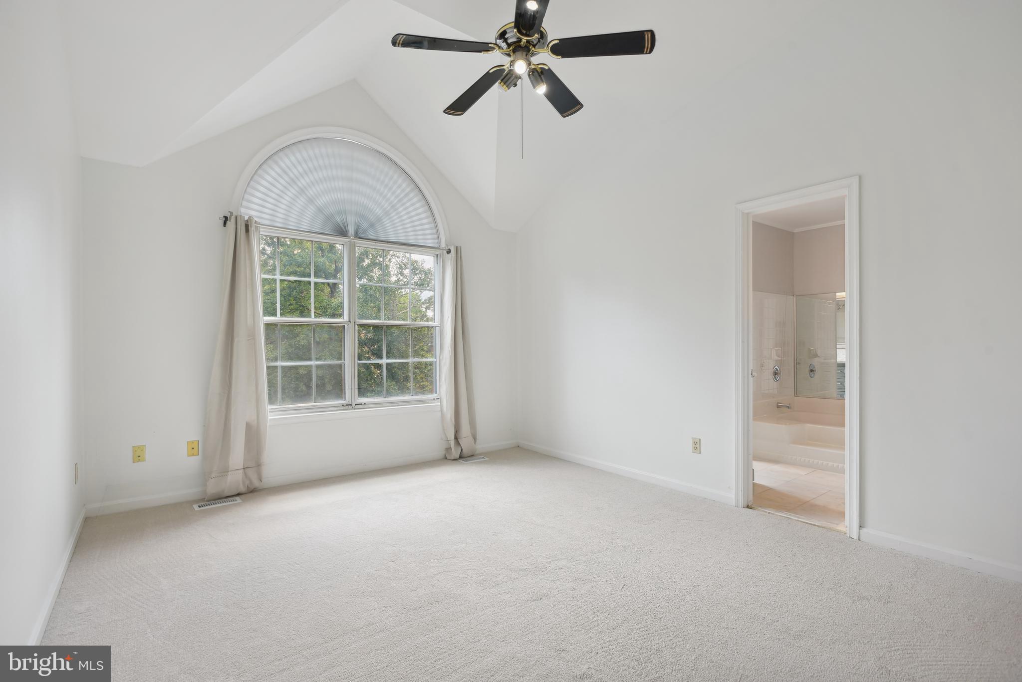 MIRROR RIDGE - Residential