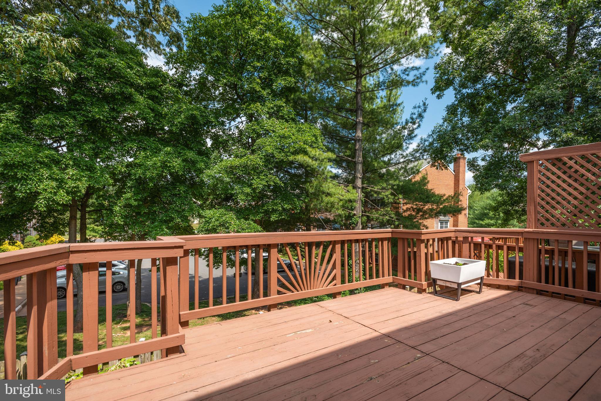 MIRROR RIDGE - Residential