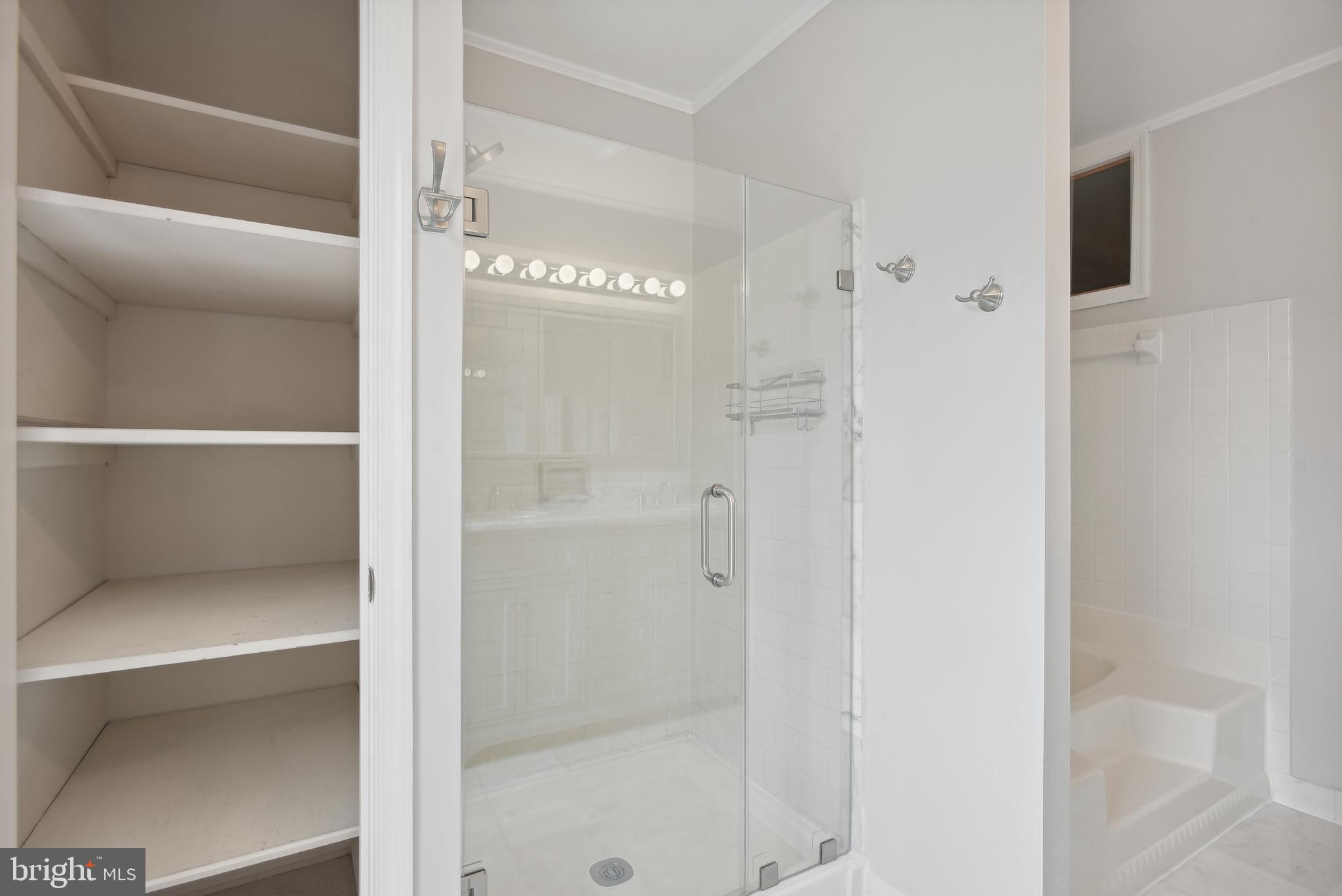 MIRROR RIDGE - Residential