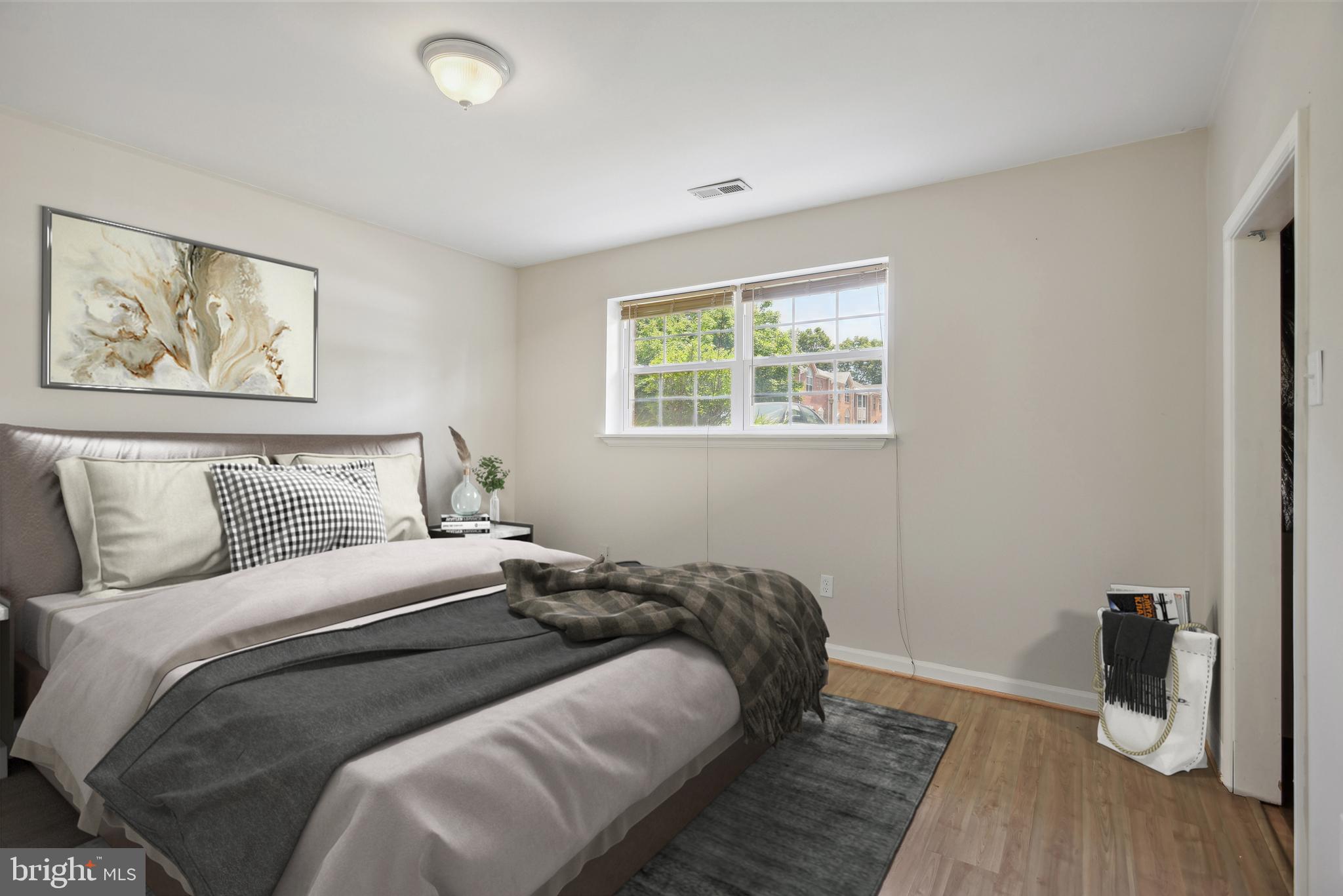 MIRROR RIDGE - Residential