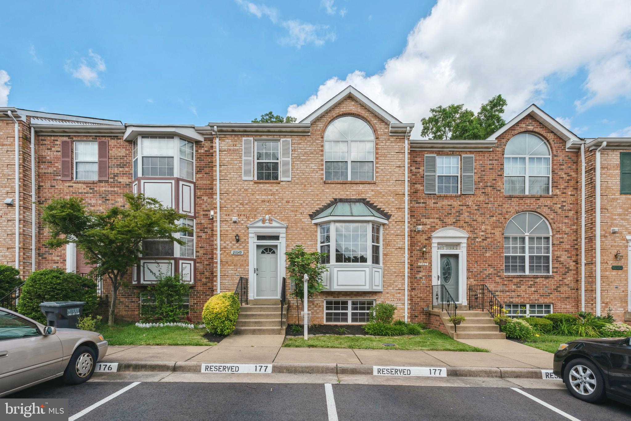 MIRROR RIDGE - Residential