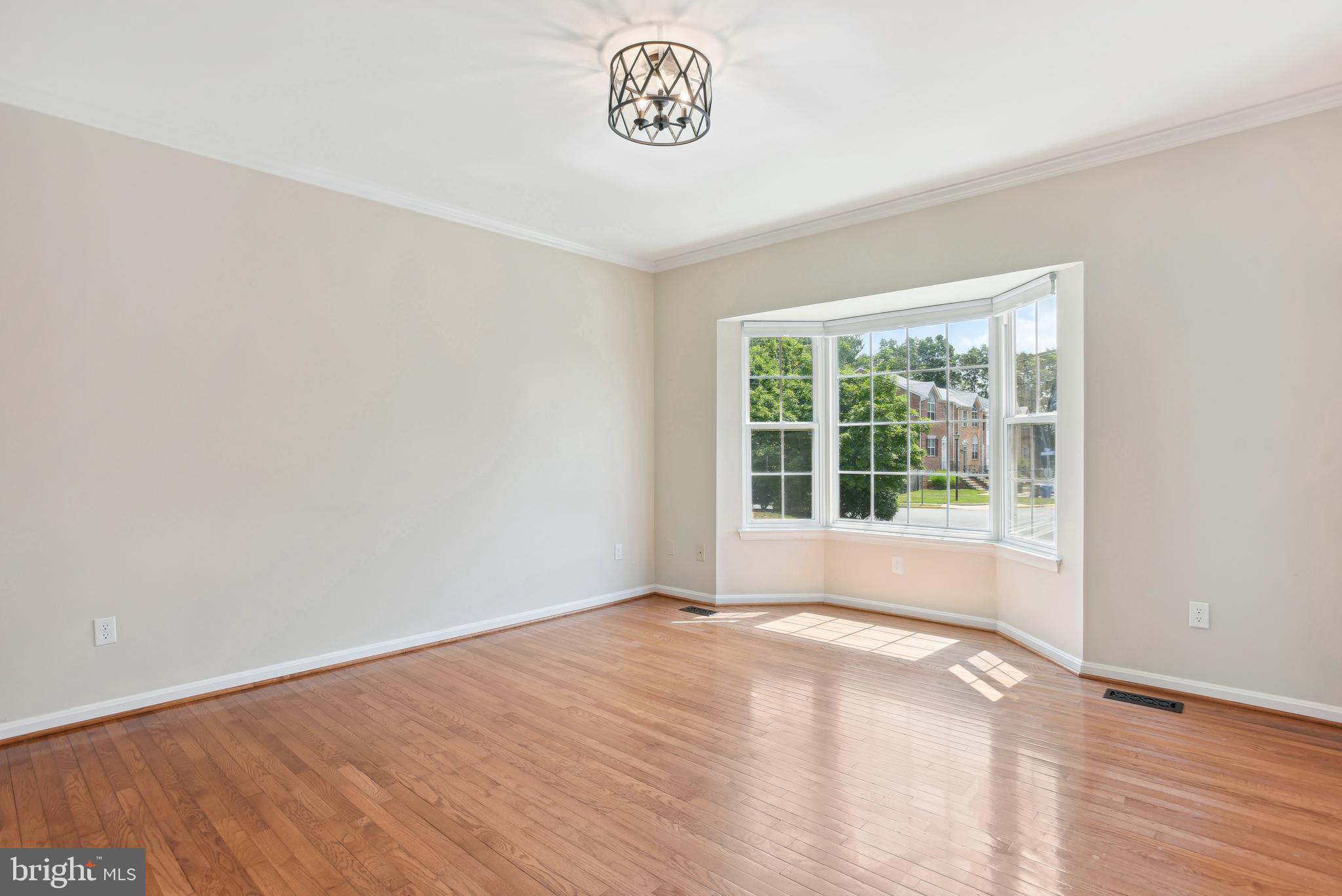 MIRROR RIDGE - Residential