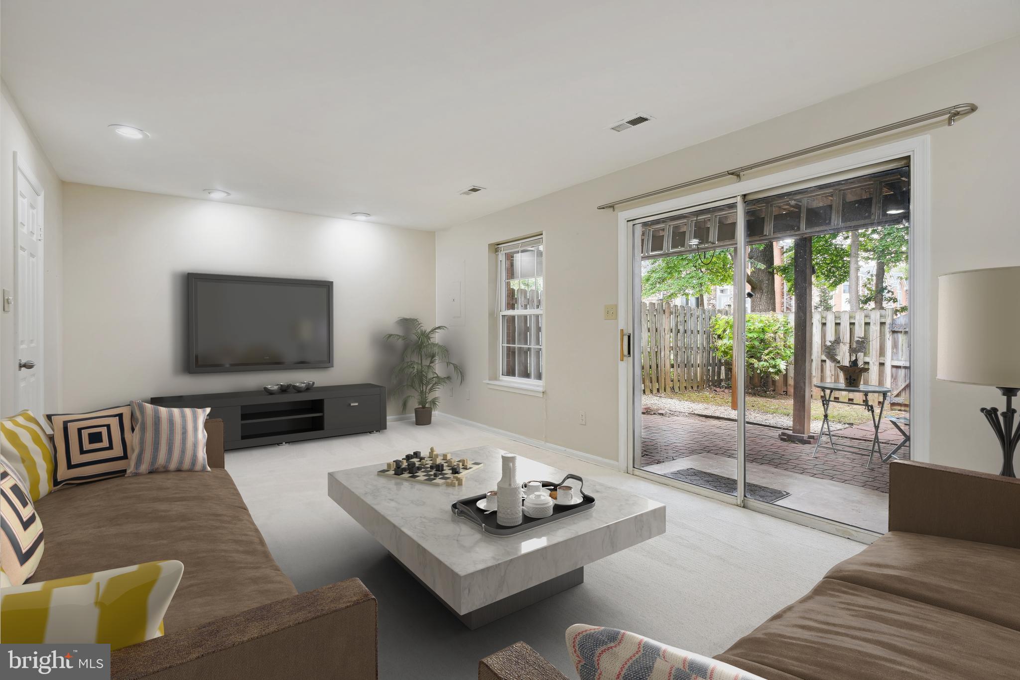 MIRROR RIDGE - Residential