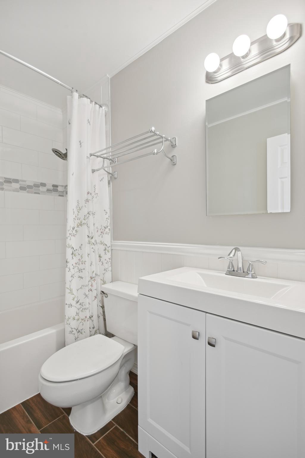 MIRROR RIDGE - Residential