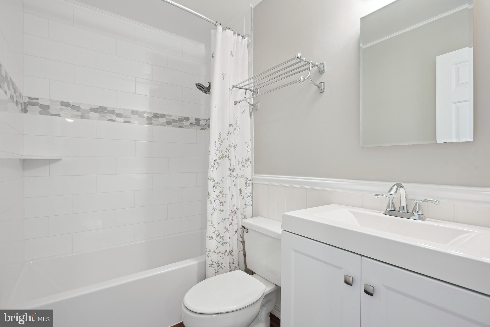 MIRROR RIDGE - Residential