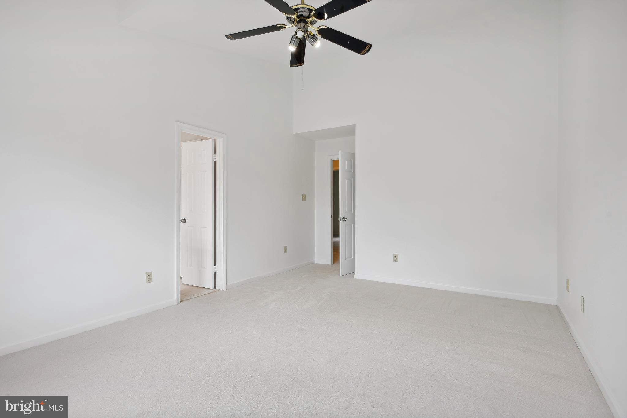 MIRROR RIDGE - Residential