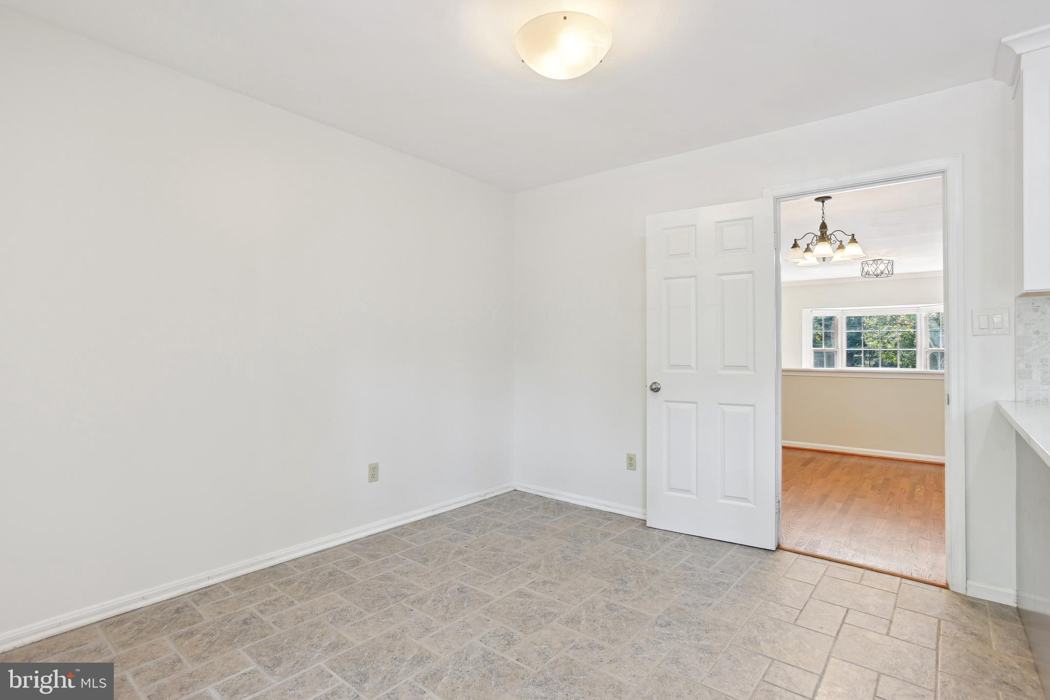 MIRROR RIDGE - Residential