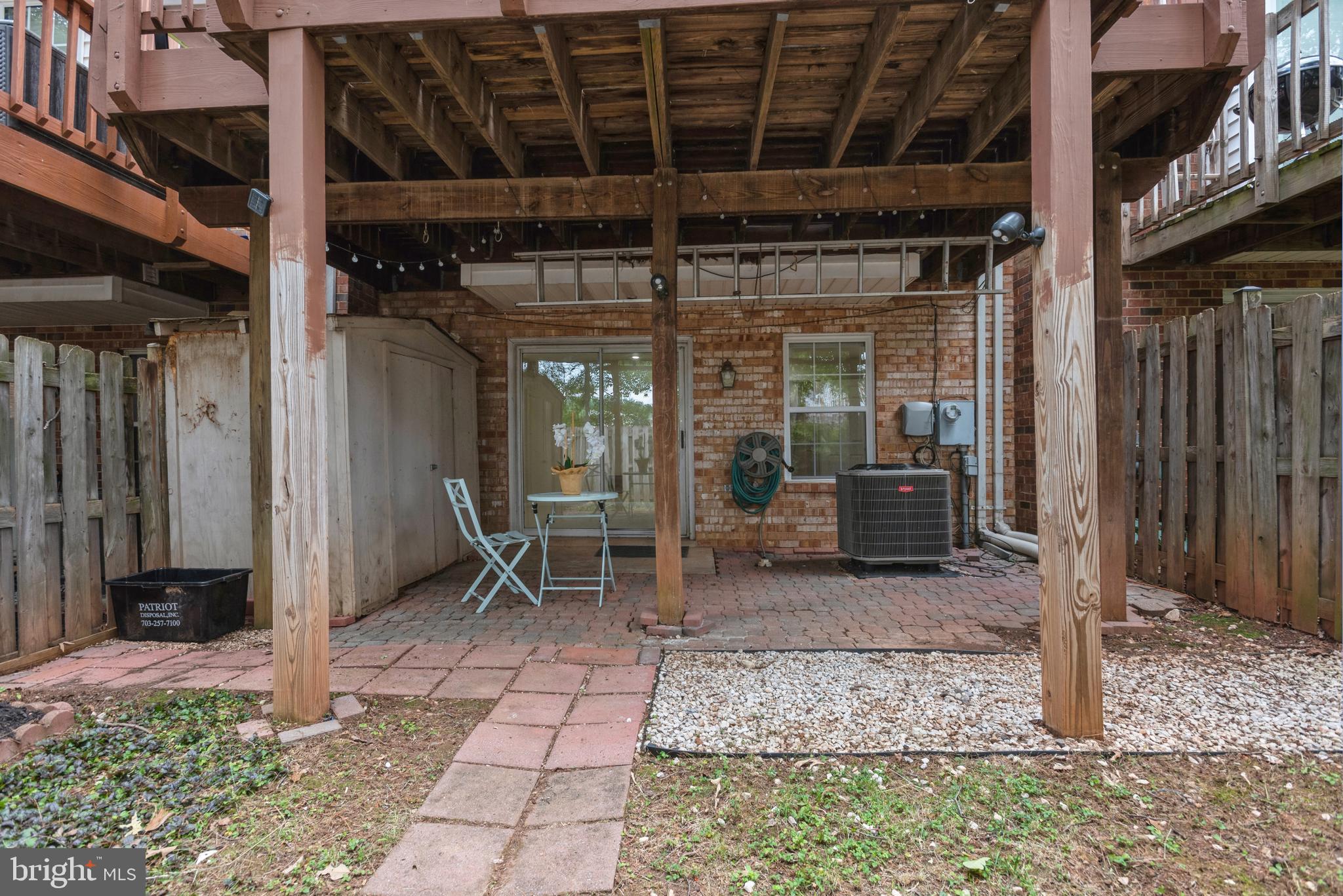 MIRROR RIDGE - Residential