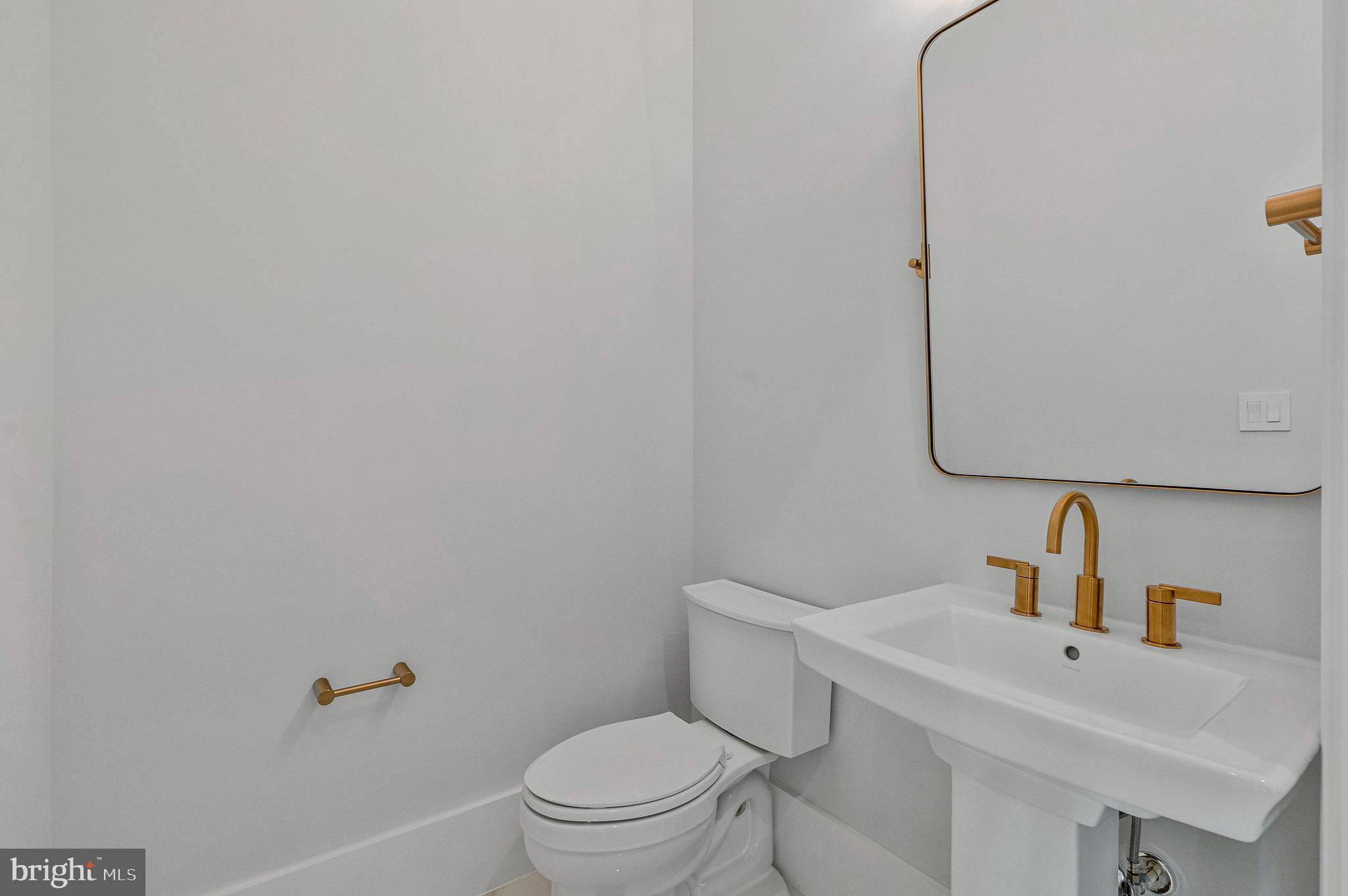 BROYHILL LANGLEY ESTATES - Residential