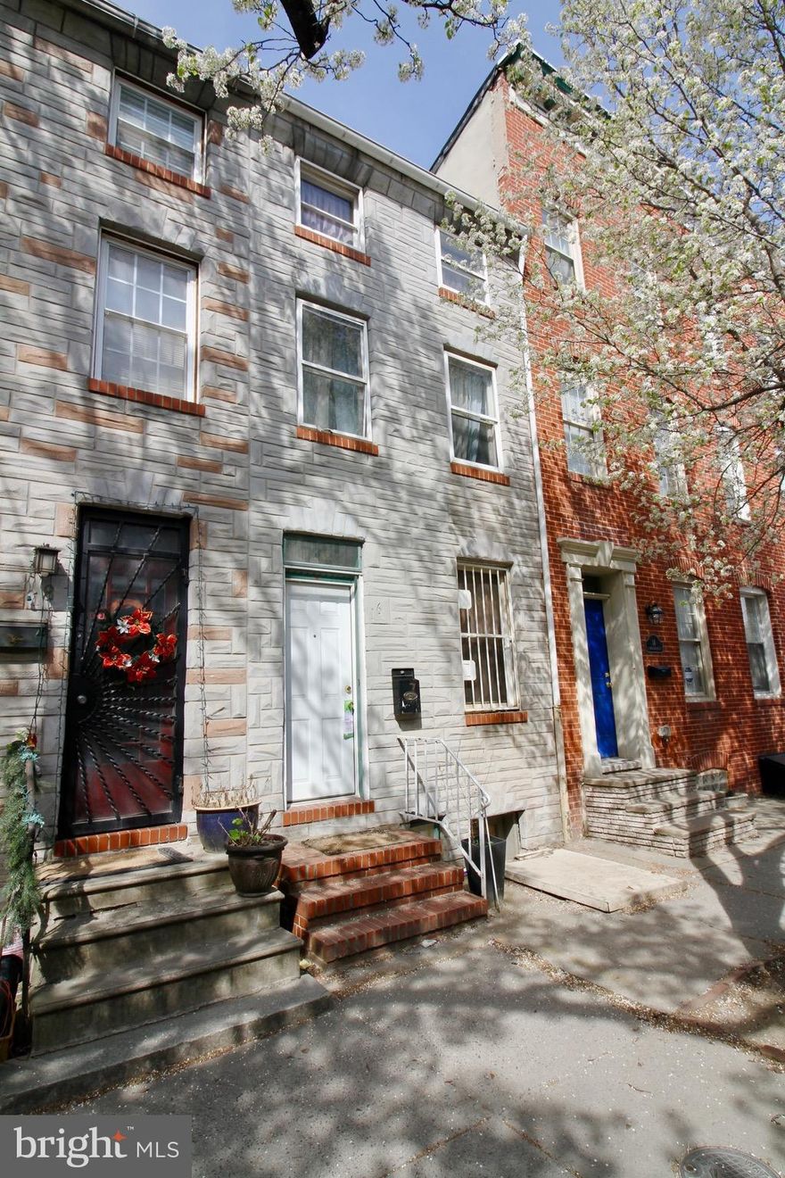 INVESTOR ALERT! So much potential in this house.  4 Bedroom, or convert to 3 and build out a nice new bath. AS-IS needs work, priced to MOVE! Cash purchase only.