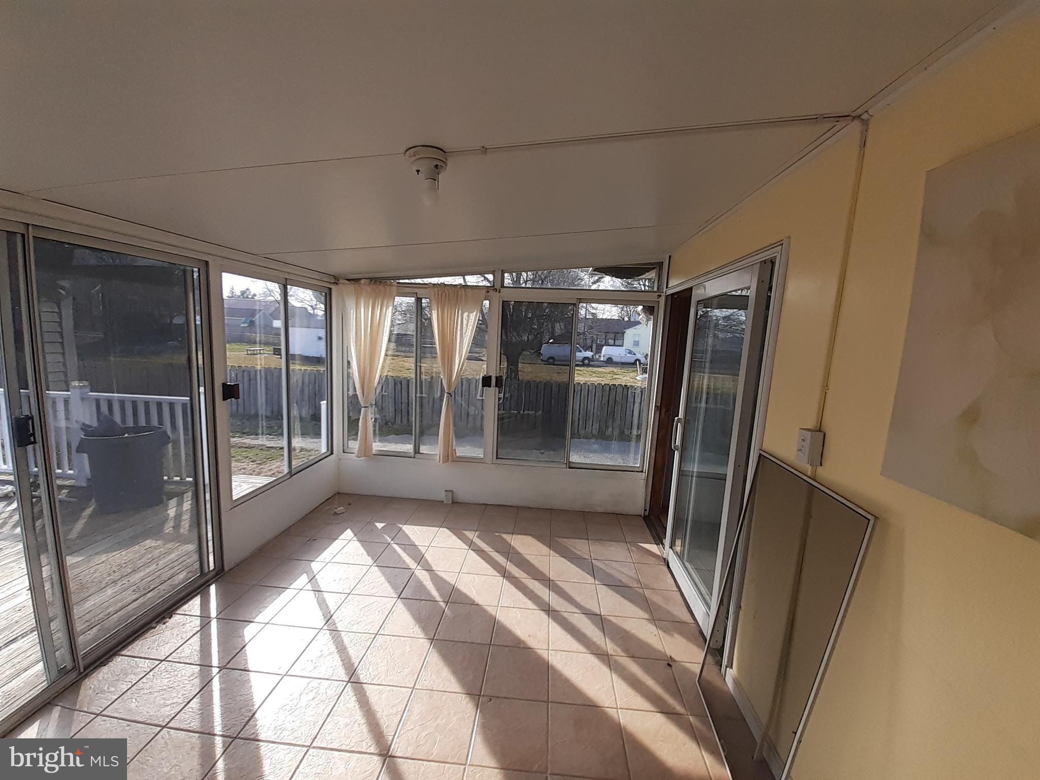 LYNCH POINT - Residential