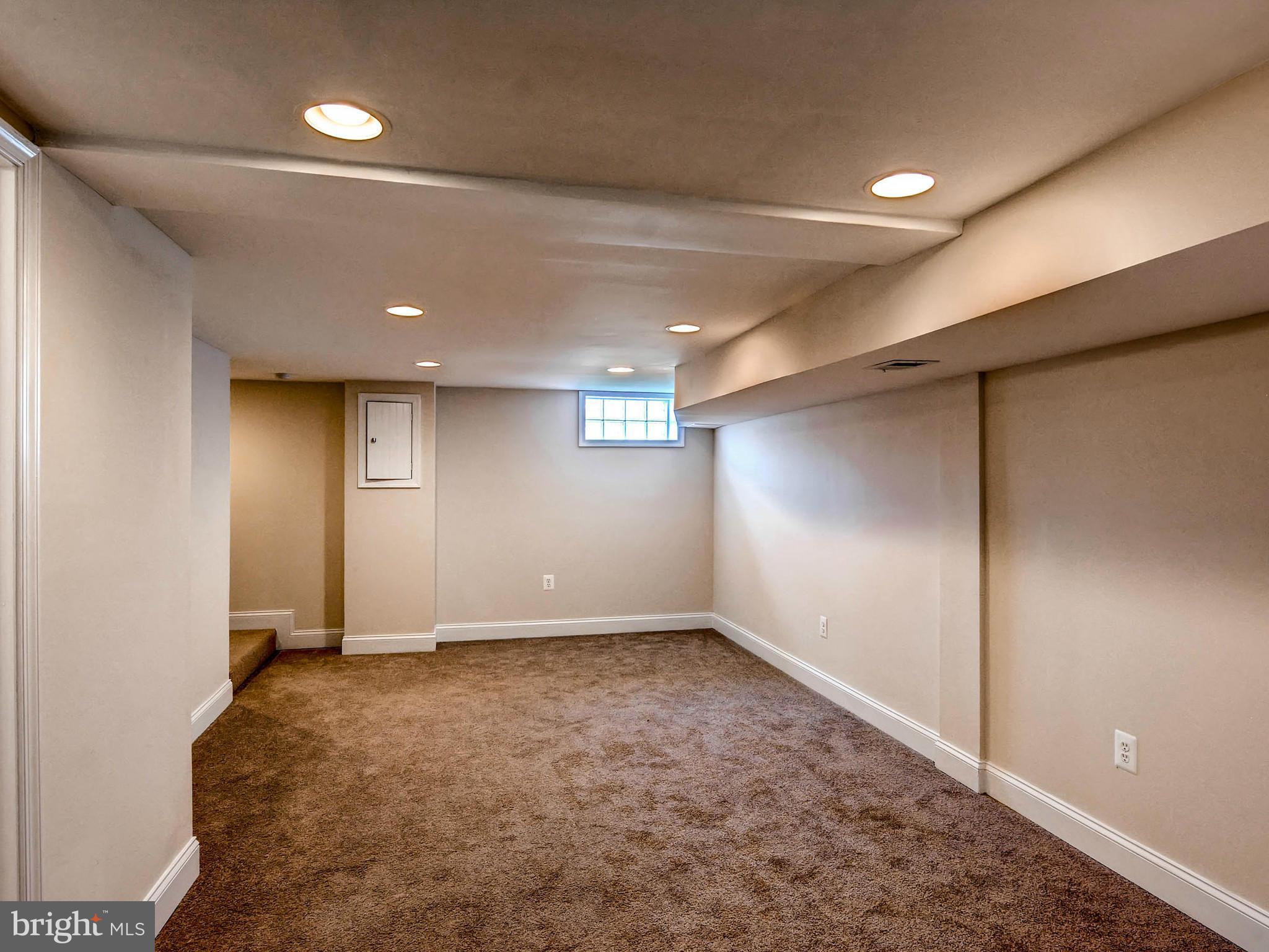 NORTH POINT VILLAGE - Residential