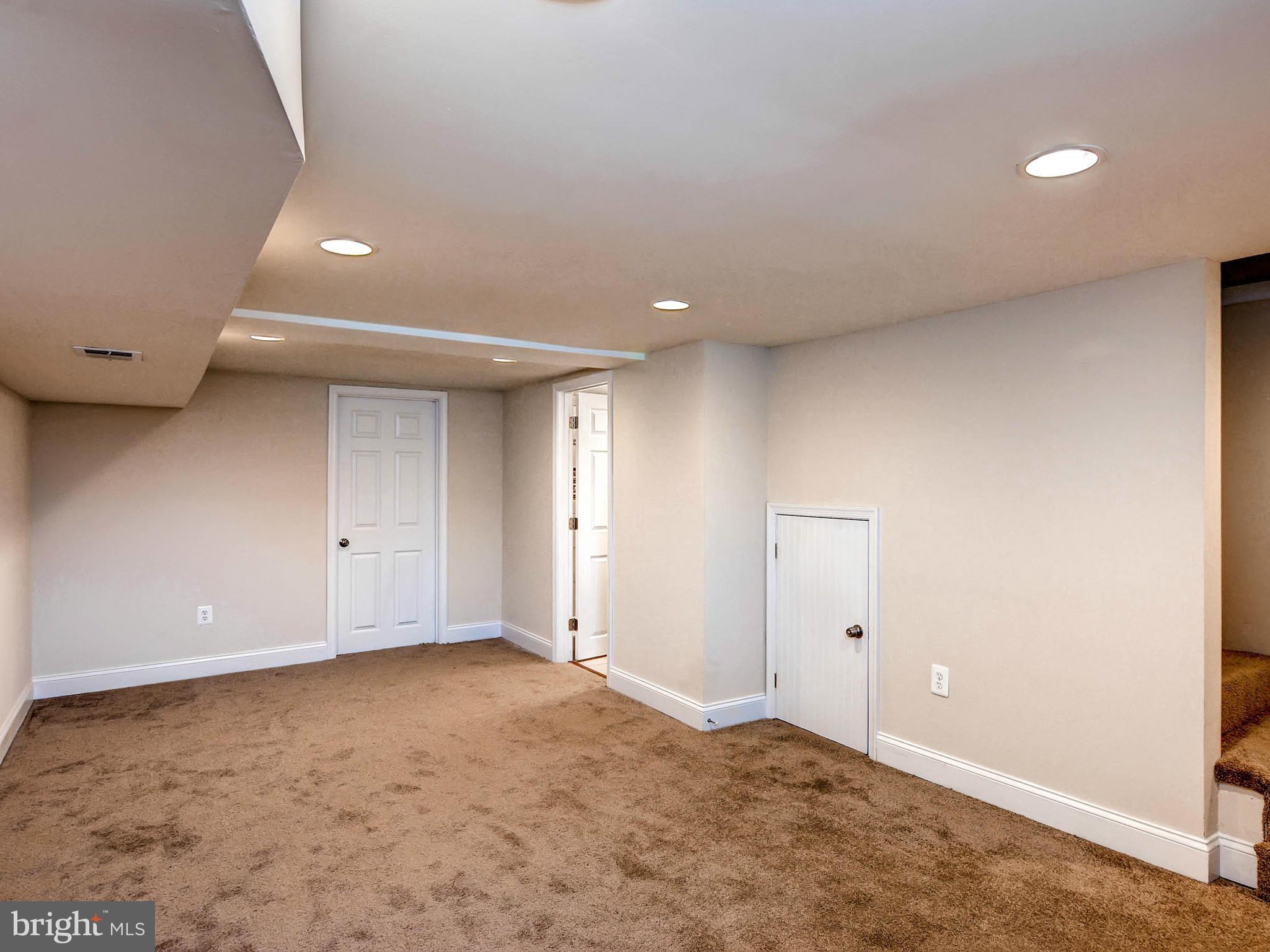 NORTH POINT VILLAGE - Residential