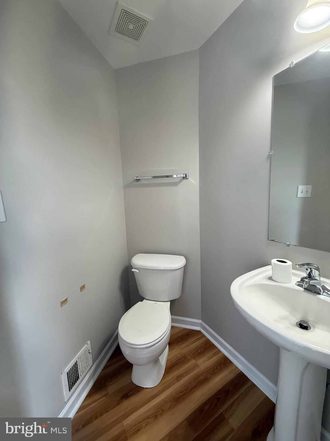 MANOR PARK - Residential Lease