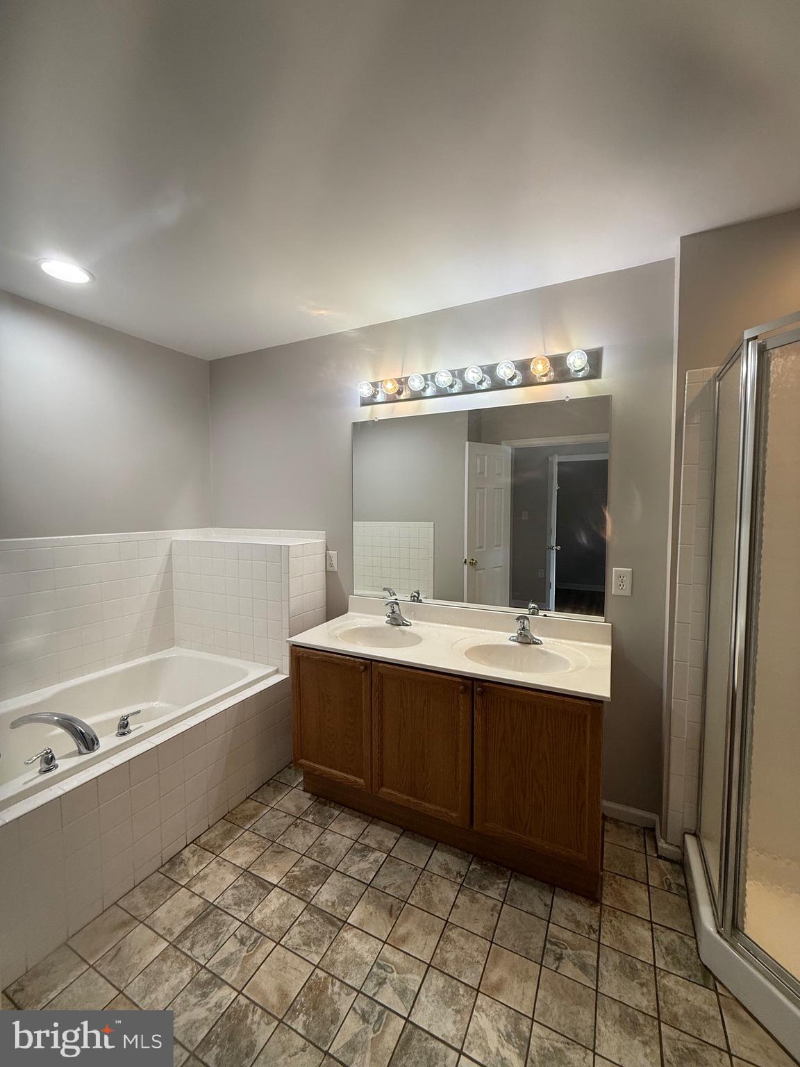 MANOR PARK - Residential Lease