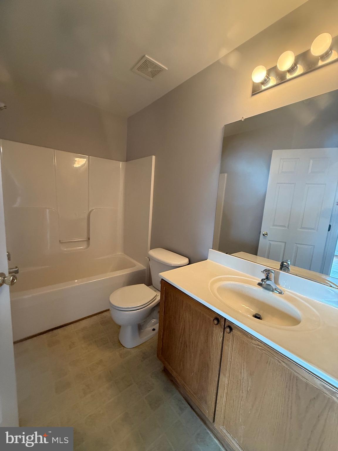 MANOR PARK - Residential Lease