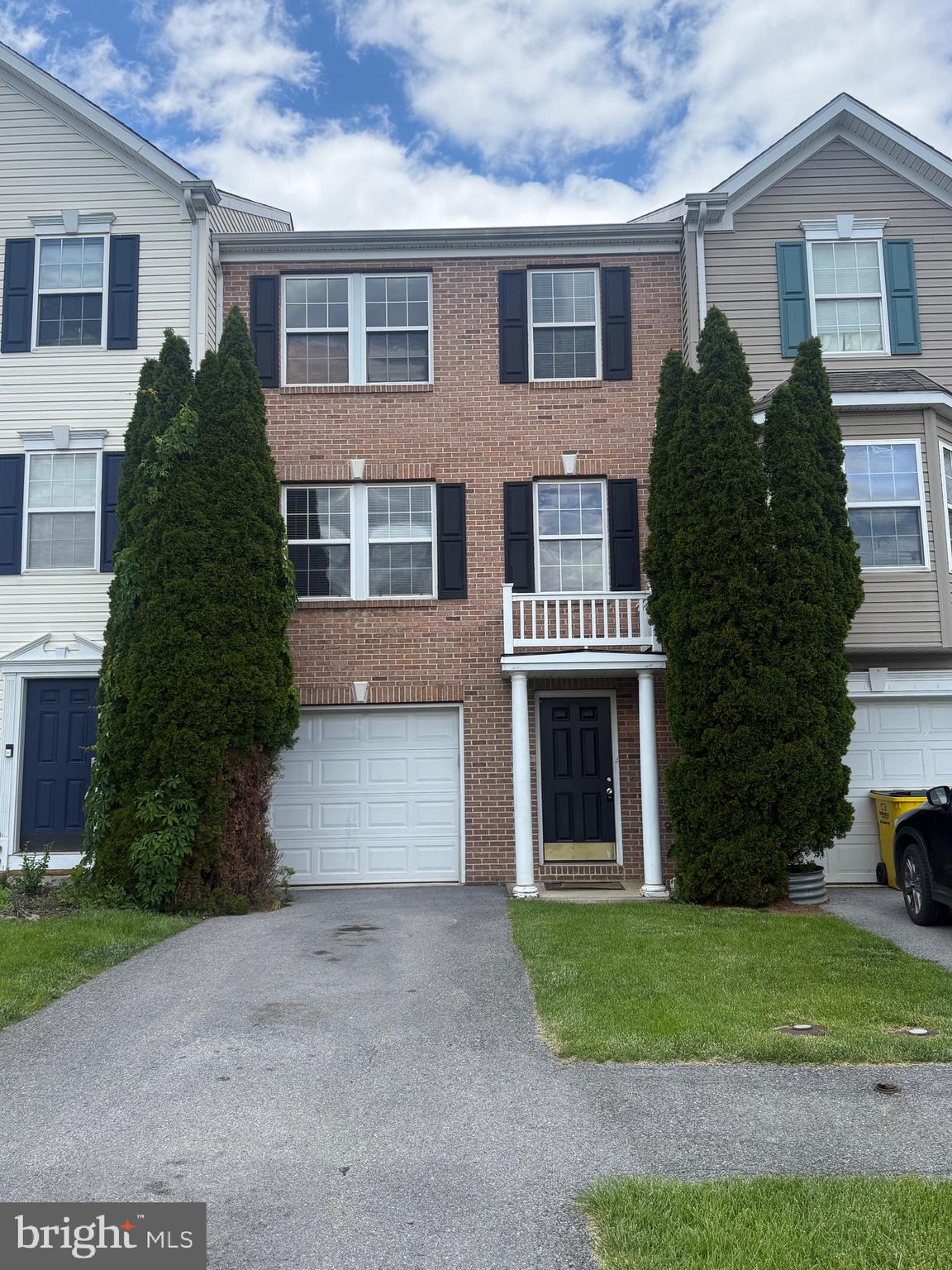 MANOR PARK - Residential Lease