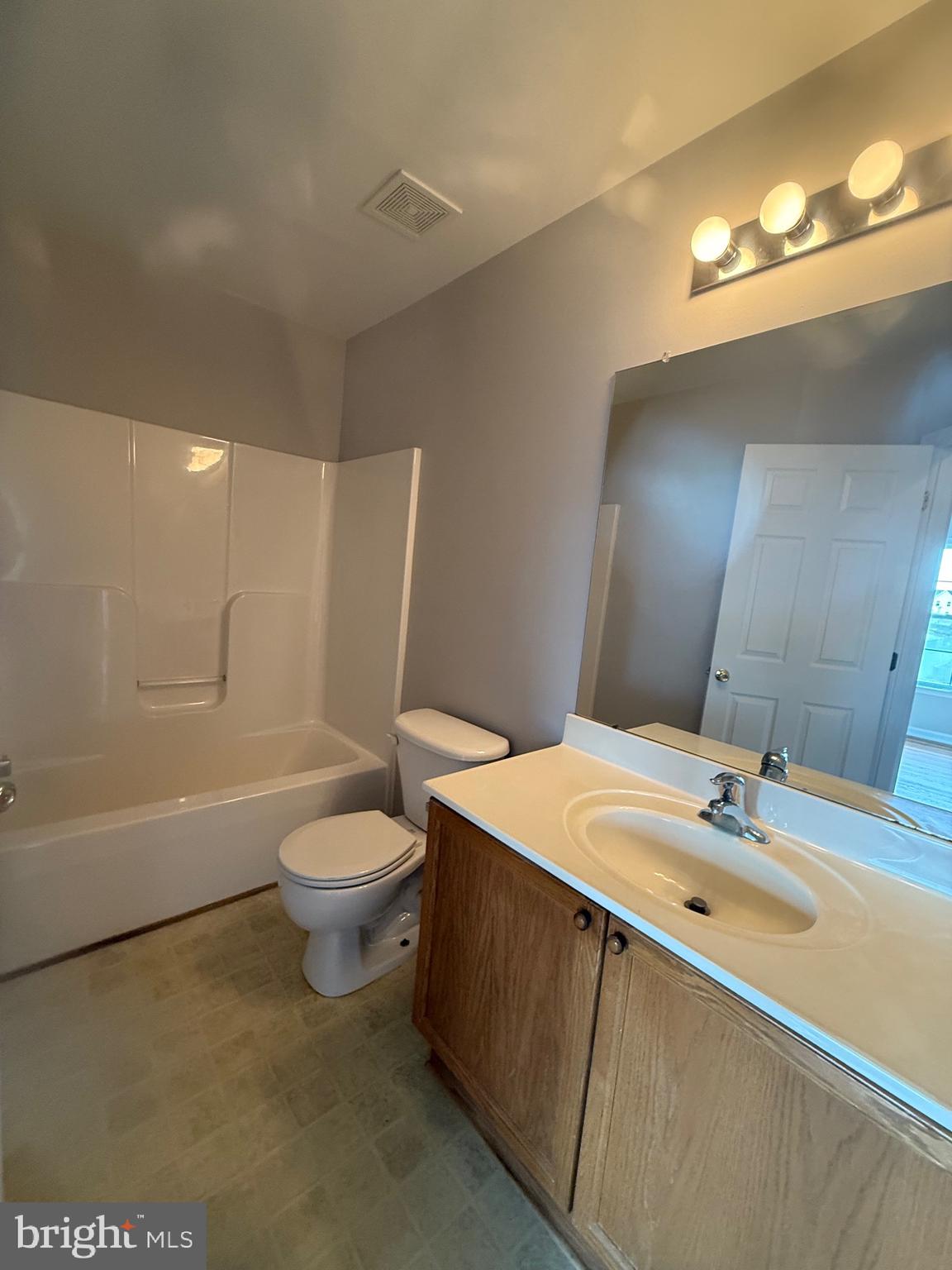 MANOR PARK - Residential Lease