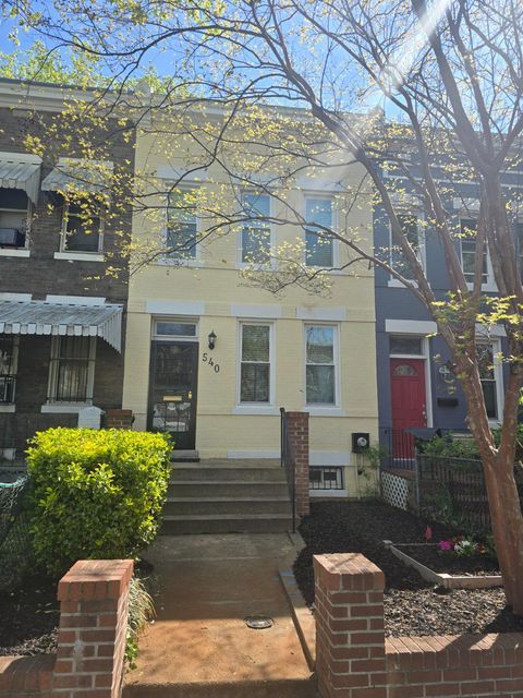 Photo of 540 14th Street SE, WASHINGTON, DC 20003 (MLS # DCDC2256942)