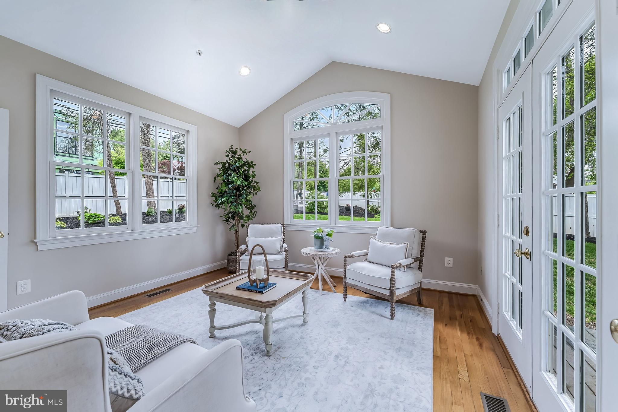 ALTA VISTA - Residential