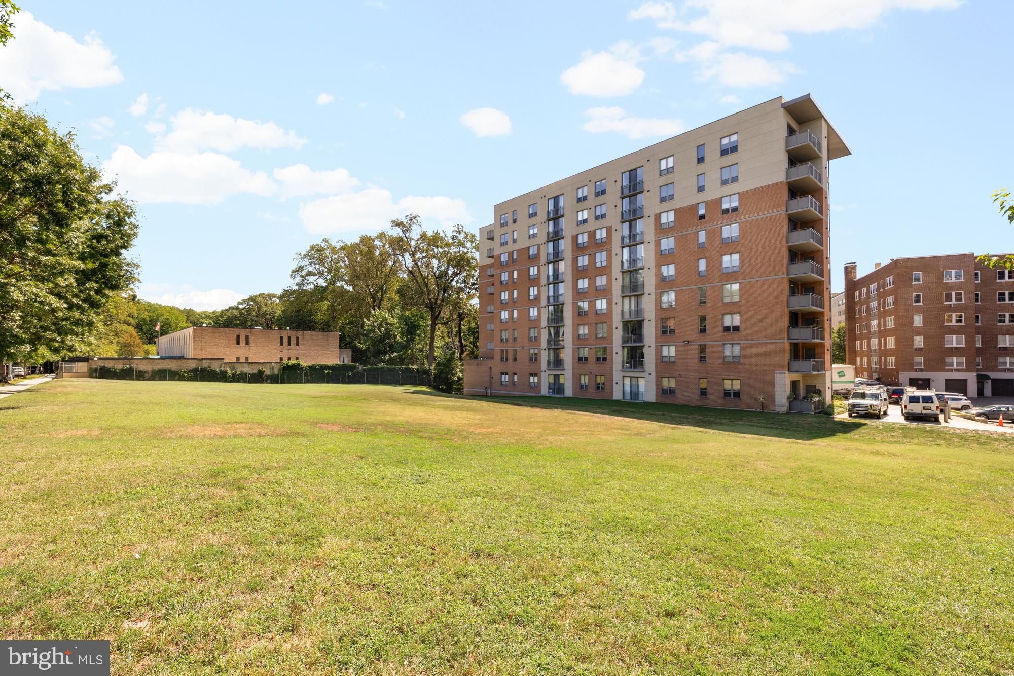 3883 CONNECTICUT AVENUE NW 111