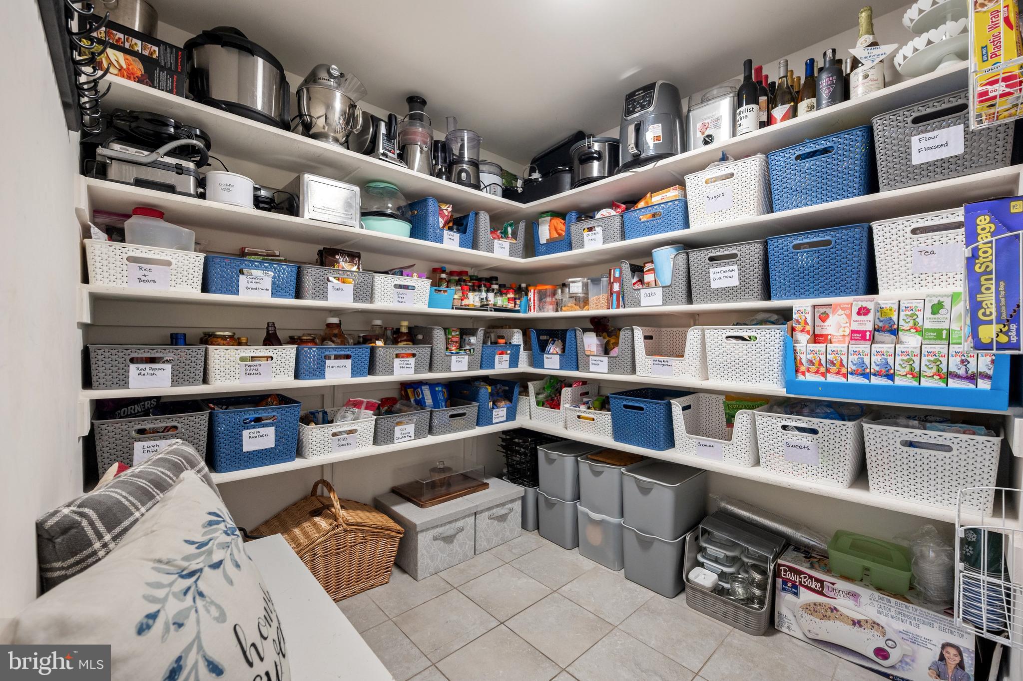 POPLAR HILLS - Residential