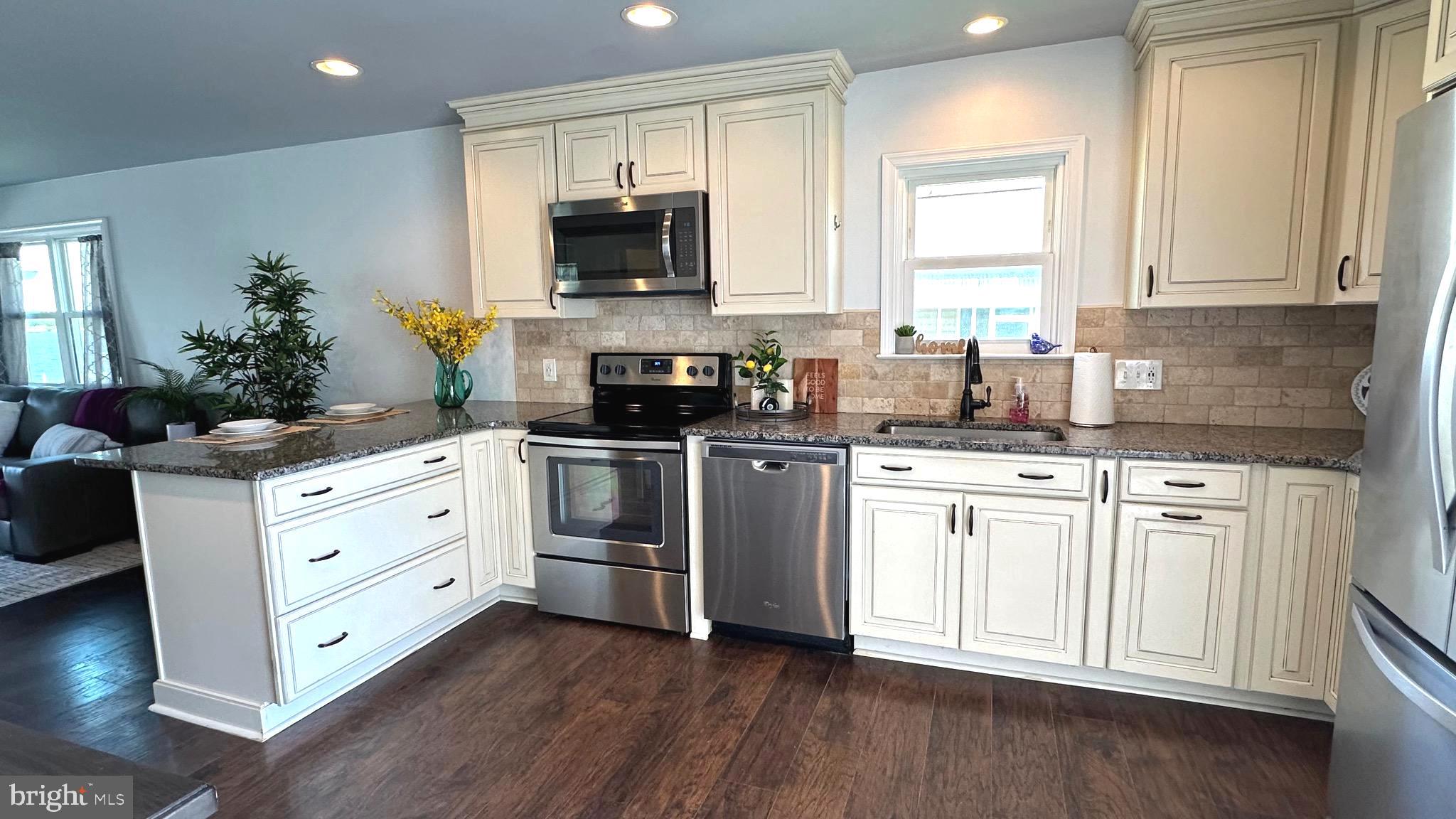 GLENHURST - Residential