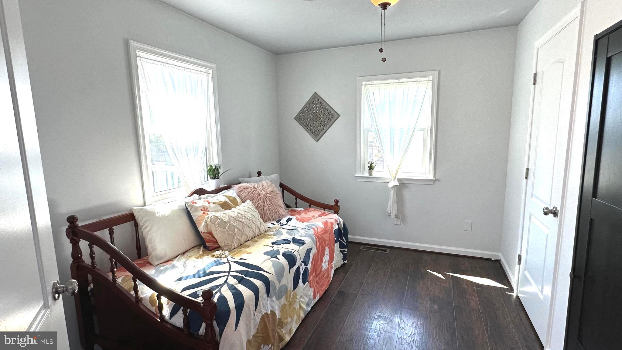 GLENHURST - Residential