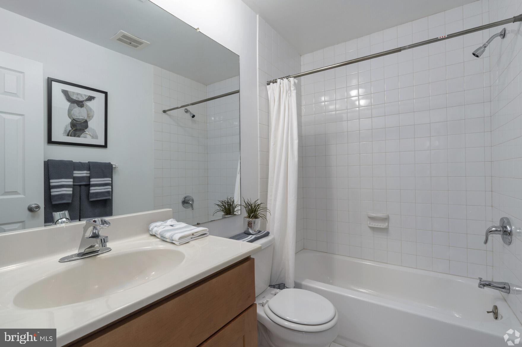 RADNOR CROSSING - Residential Lease