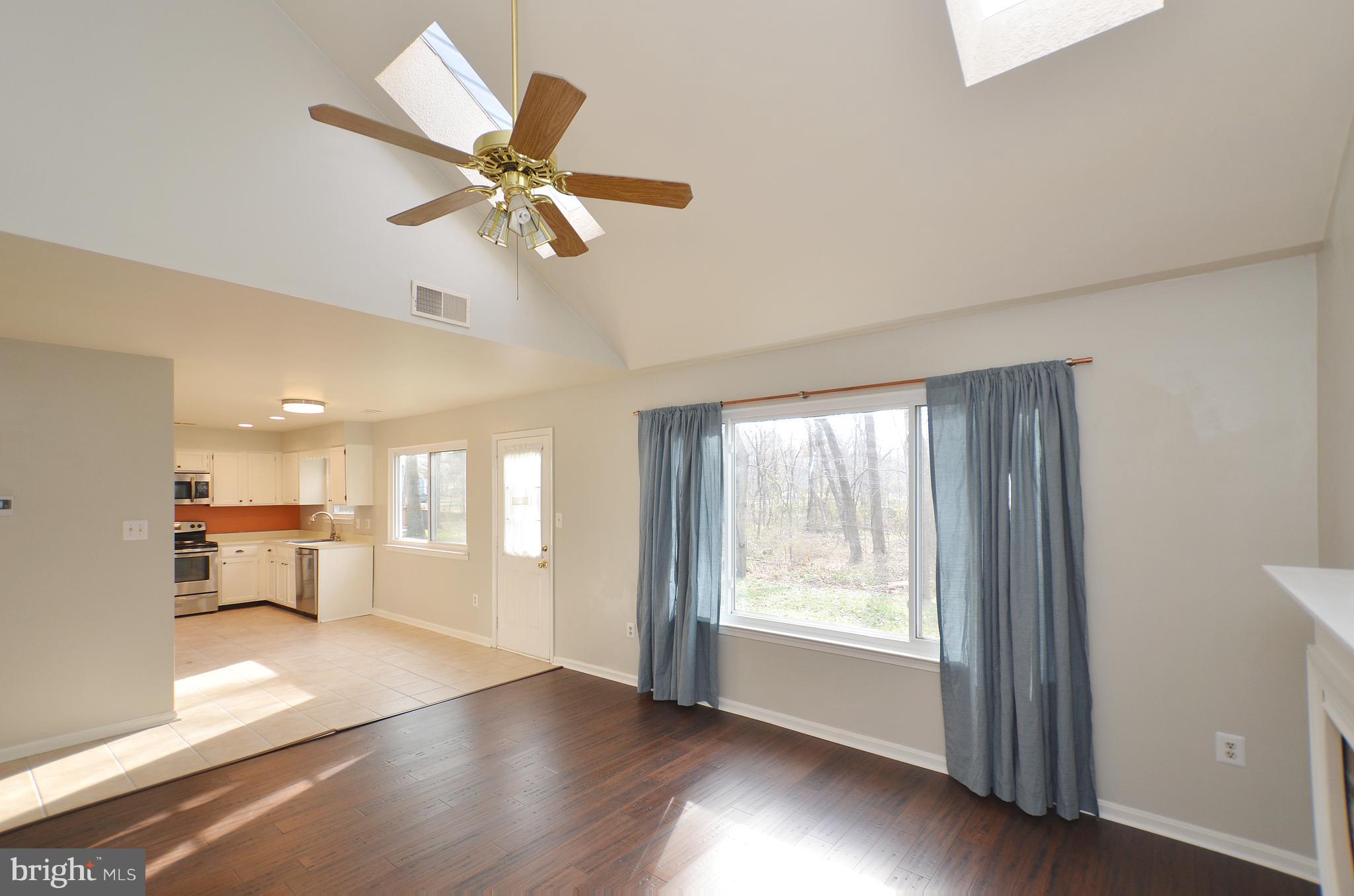 COUNTRYSIDE - Residential