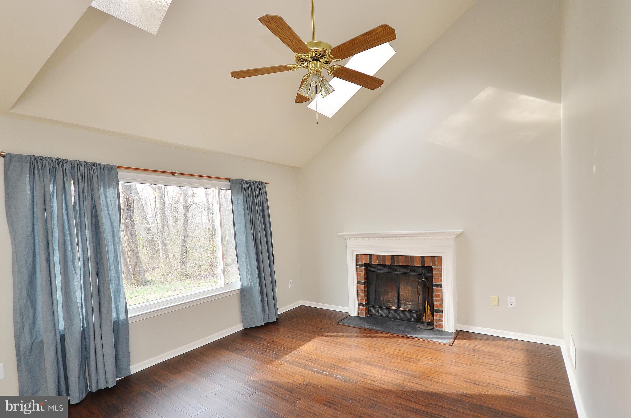 COUNTRYSIDE - Residential