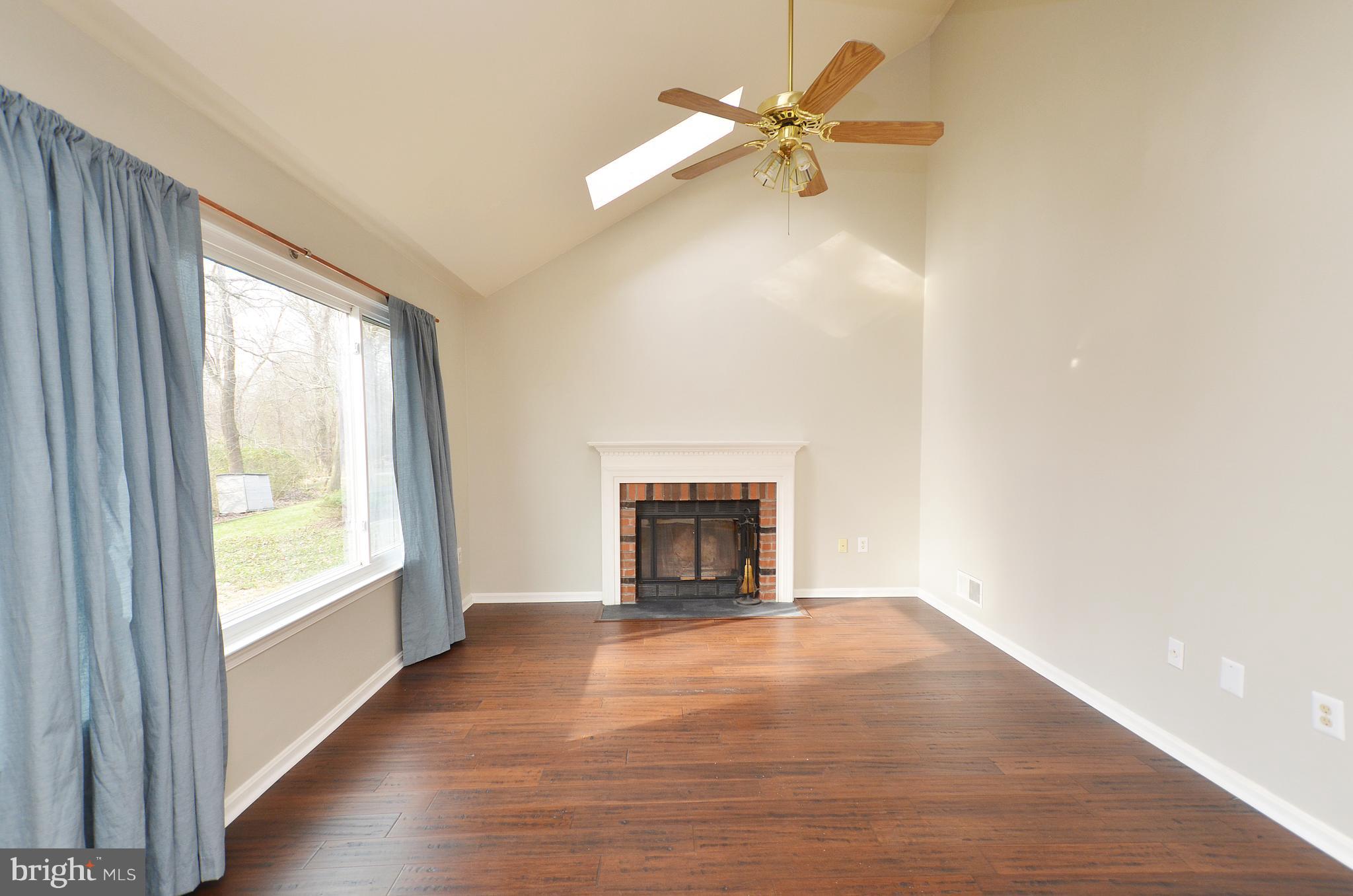 COUNTRYSIDE - Residential