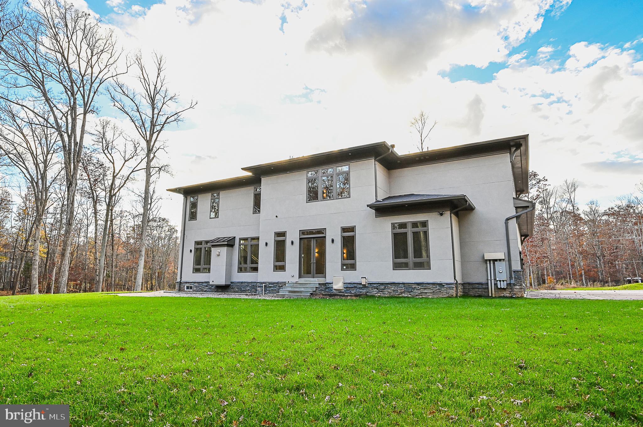 BRADDOCK WOODS - Residential