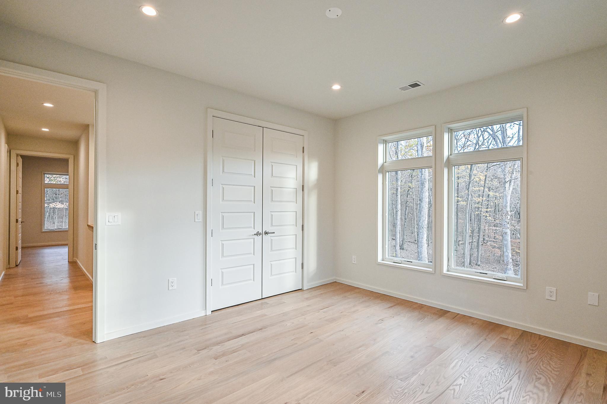 BRADDOCK WOODS - Residential