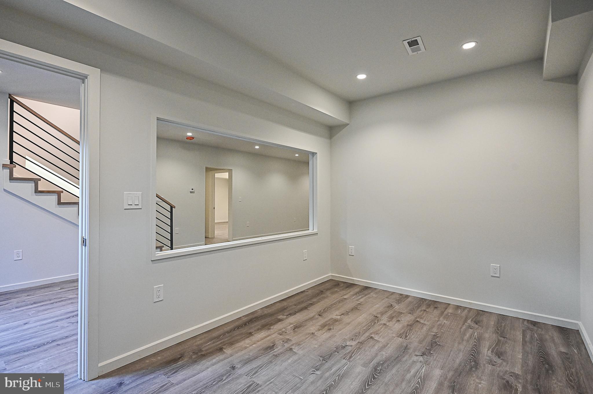 BRADDOCK WOODS - Residential