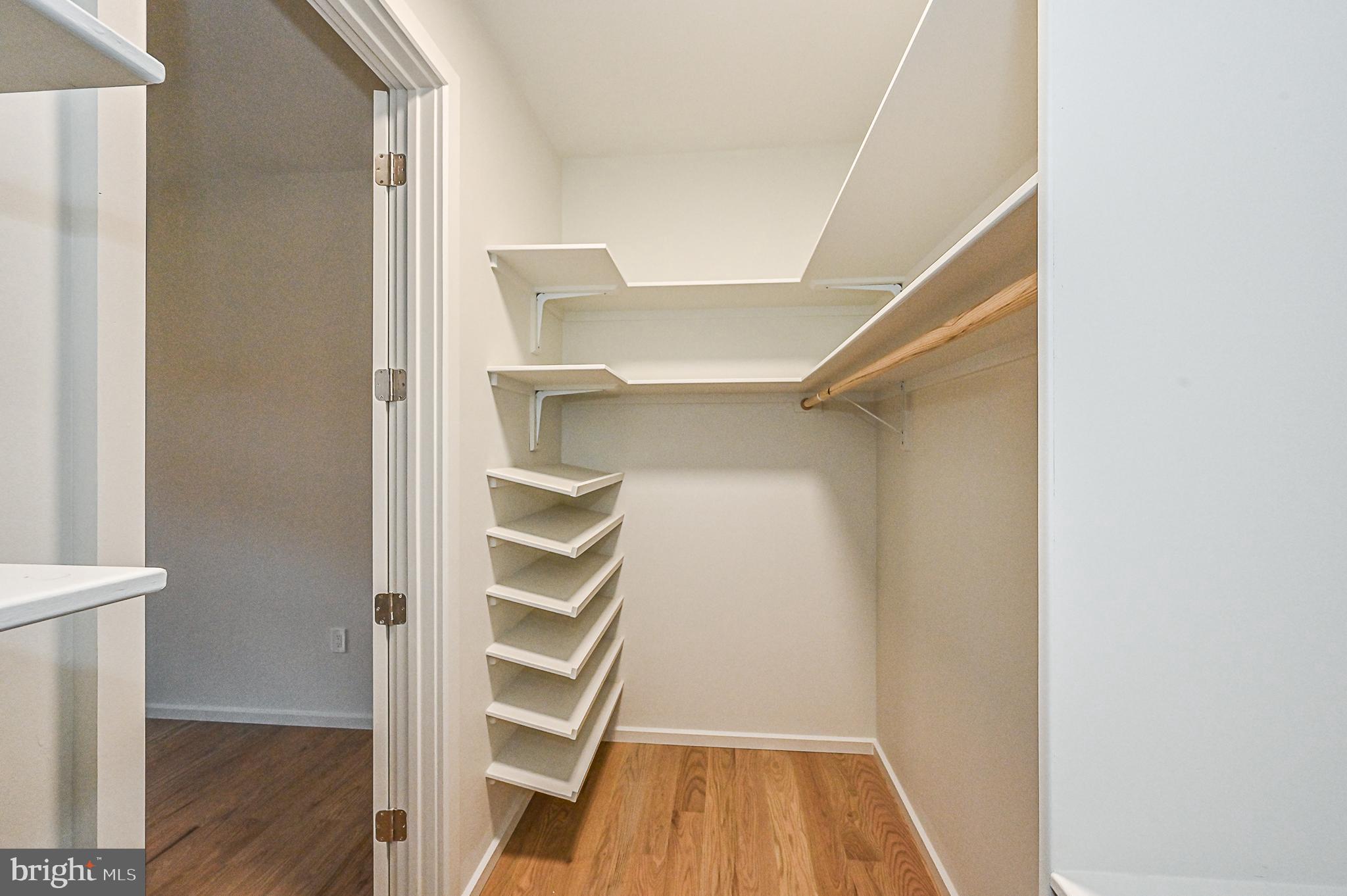 BRADDOCK WOODS - Residential