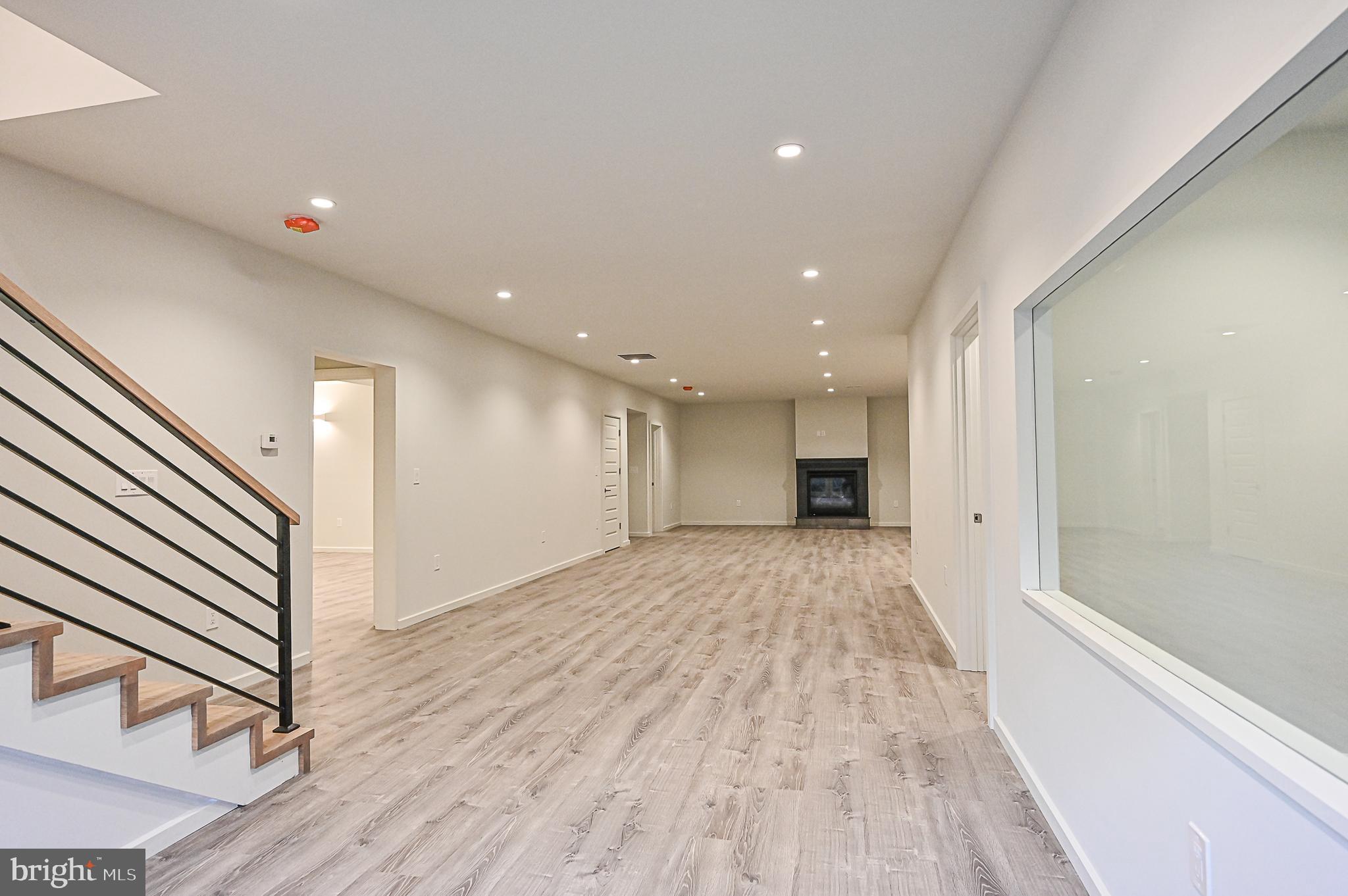 BRADDOCK WOODS - Residential