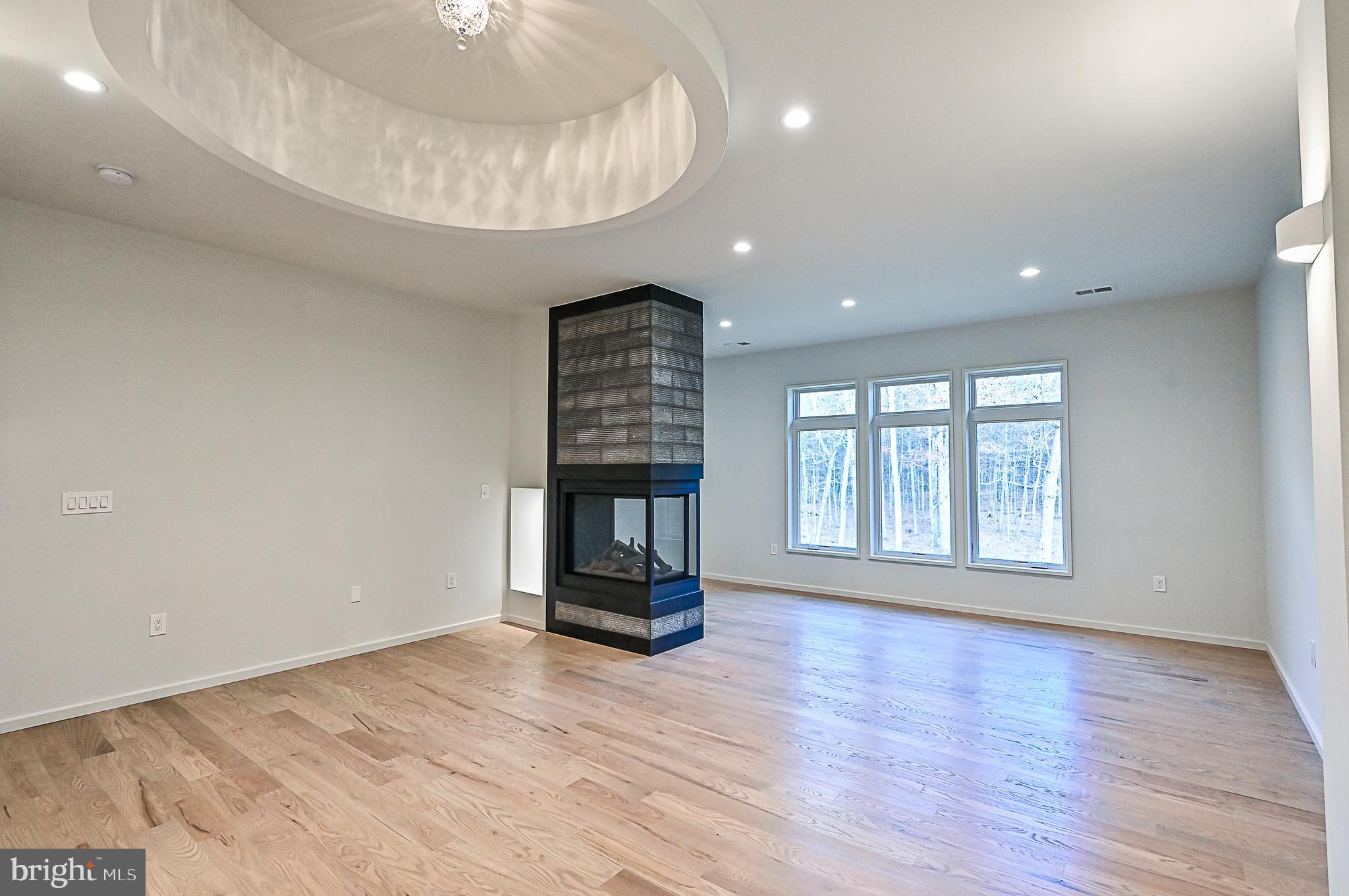 BRADDOCK WOODS - Residential