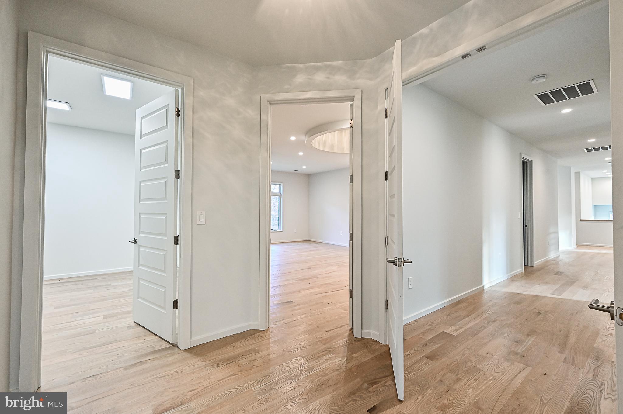 BRADDOCK WOODS - Residential