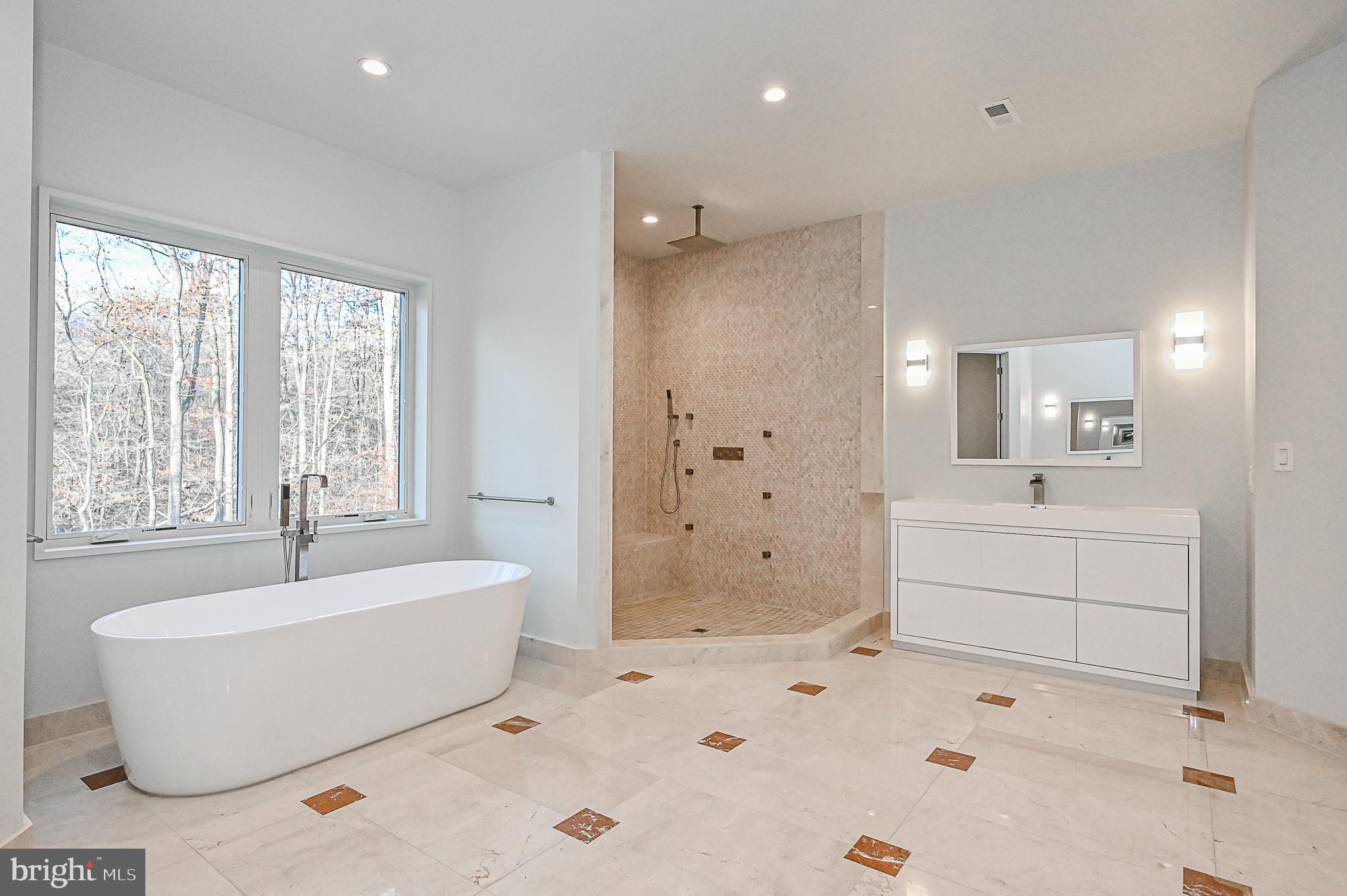 BRADDOCK WOODS - Residential