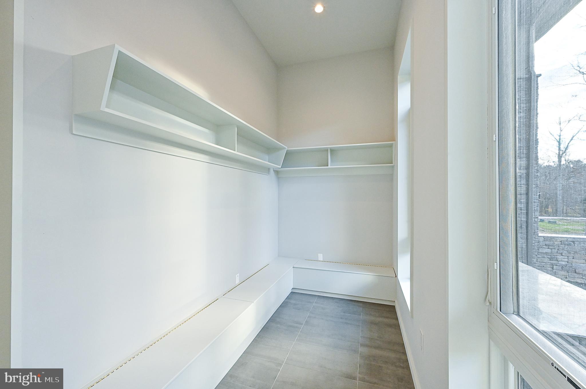 BRADDOCK WOODS - Residential