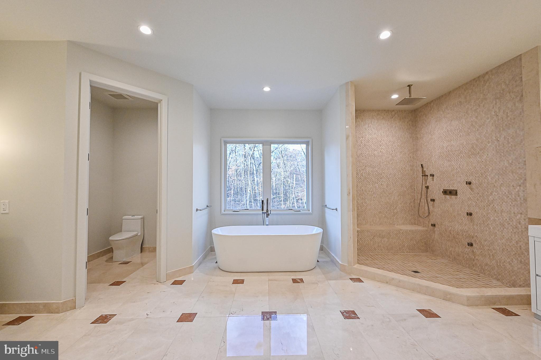 BRADDOCK WOODS - Residential