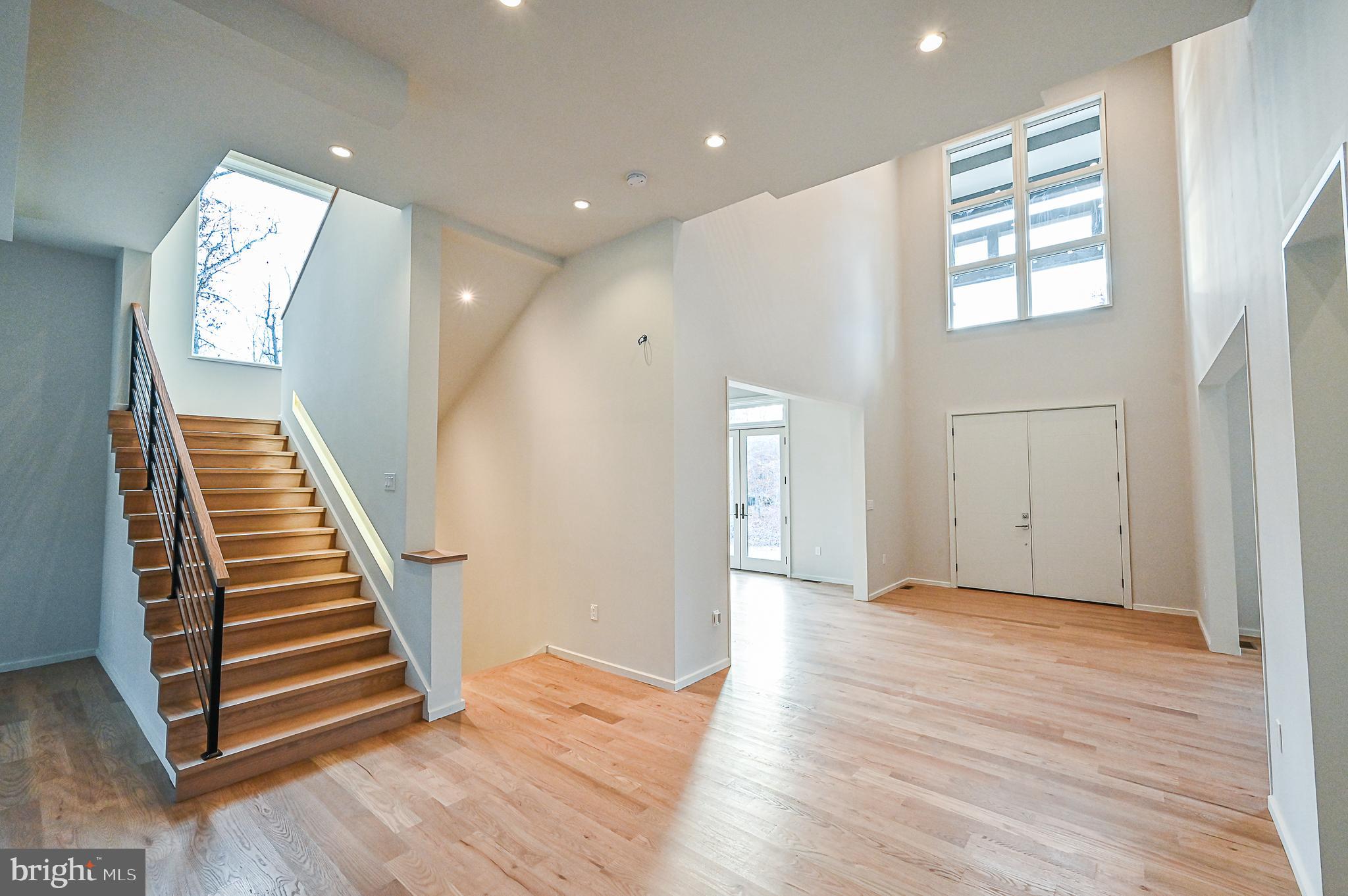 BRADDOCK WOODS - Residential