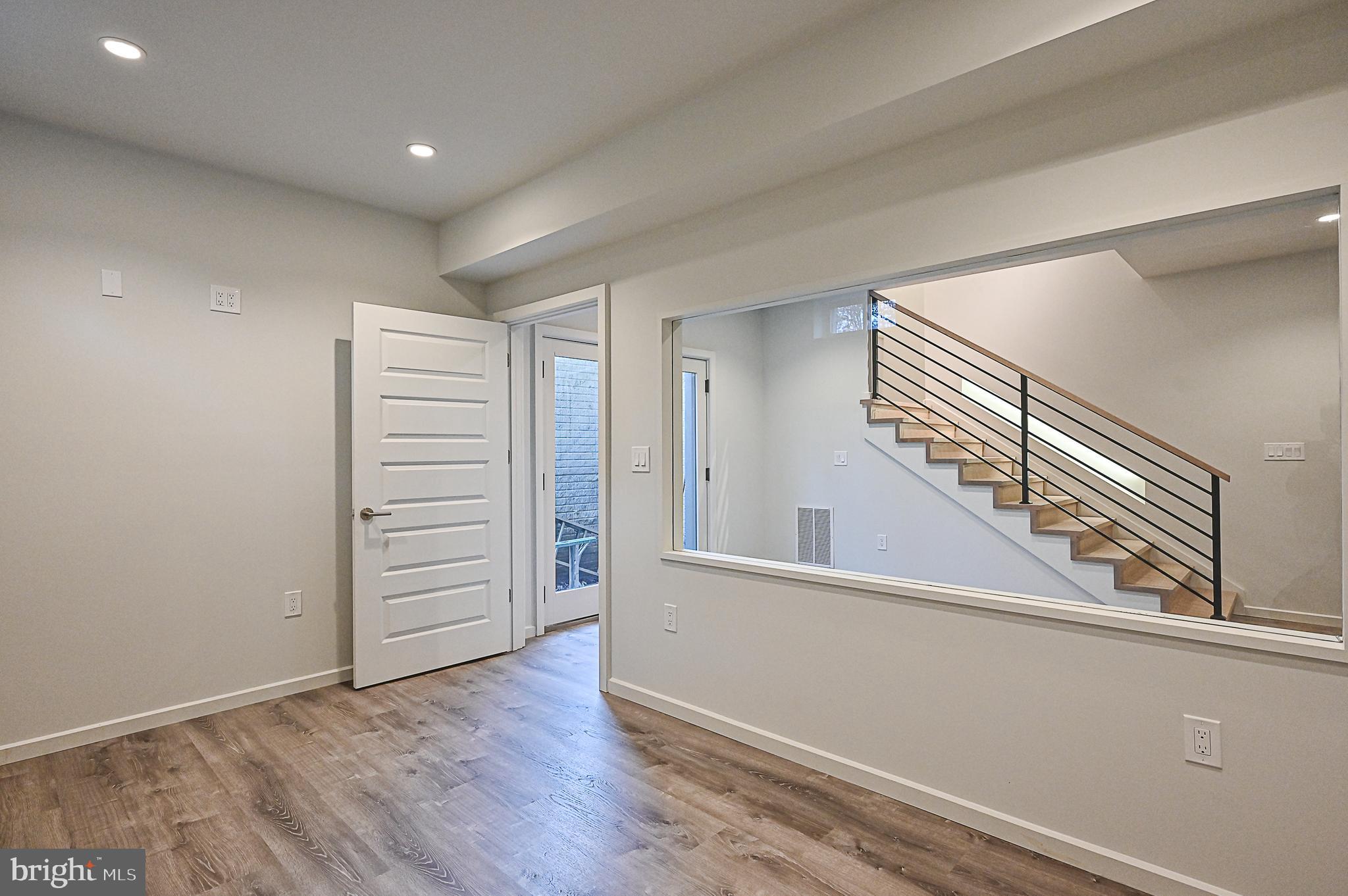 BRADDOCK WOODS - Residential