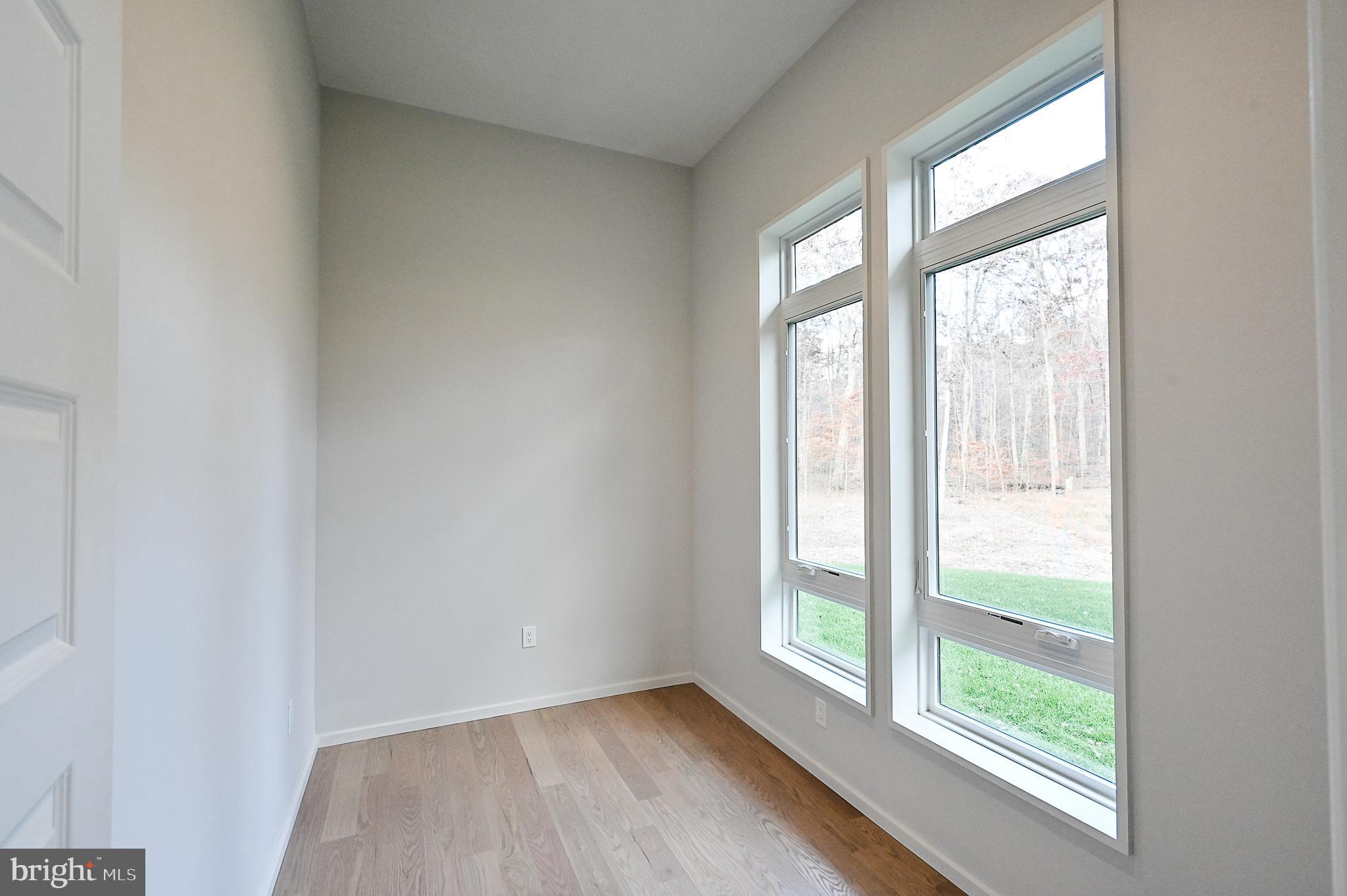 BRADDOCK WOODS - Residential