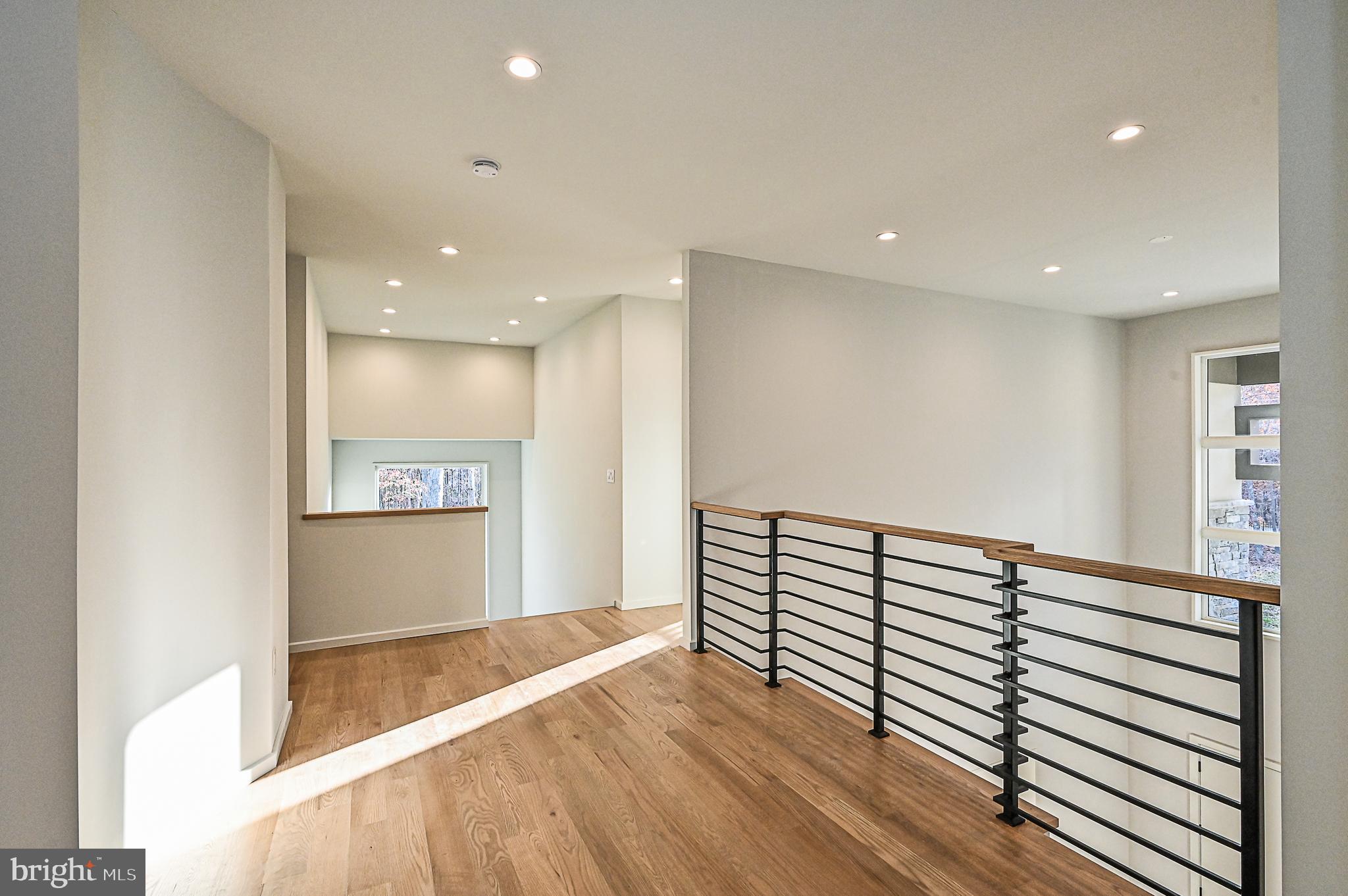 BRADDOCK WOODS - Residential