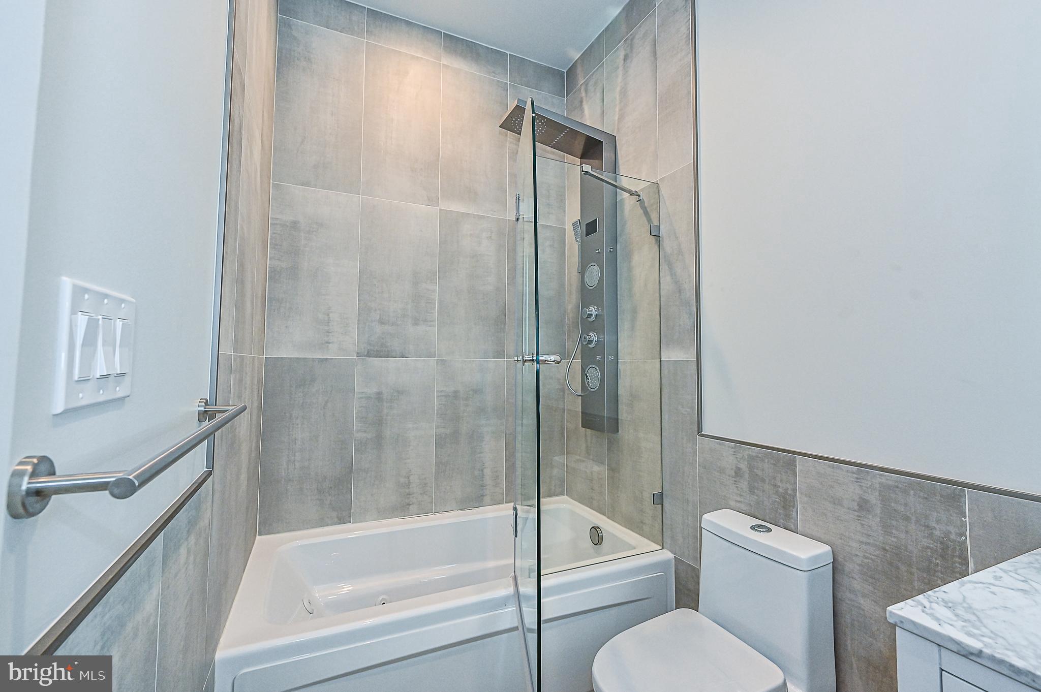 BRADDOCK WOODS - Residential