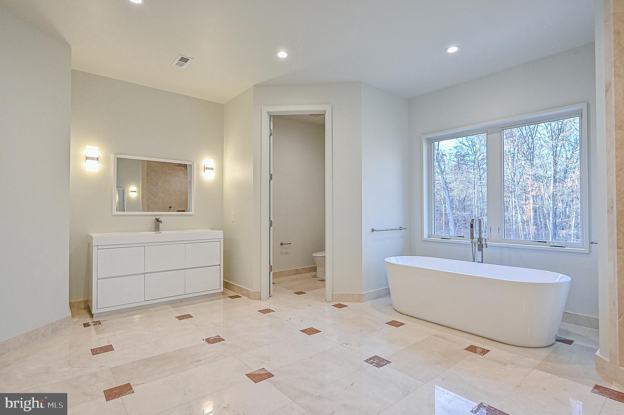 BRADDOCK WOODS - Residential