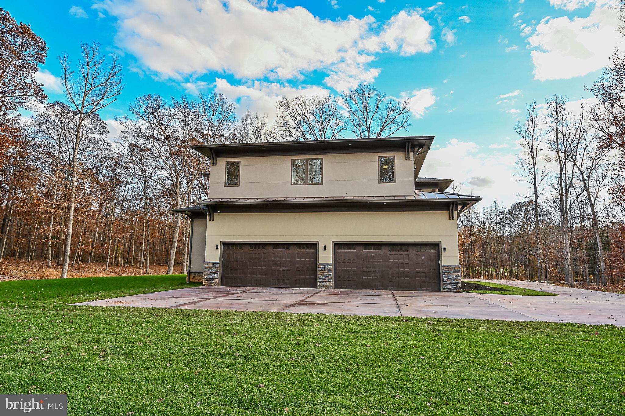 BRADDOCK WOODS - Residential