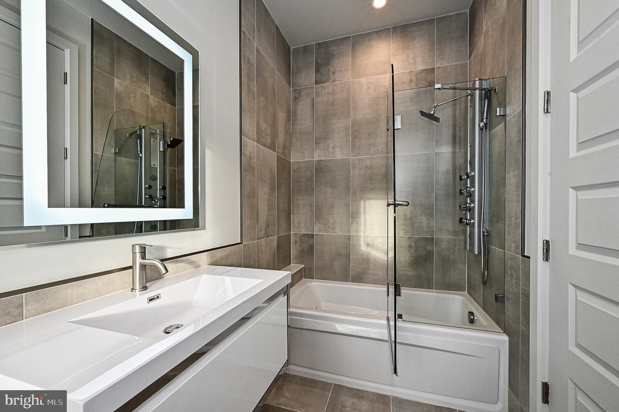 BRADDOCK WOODS - Residential